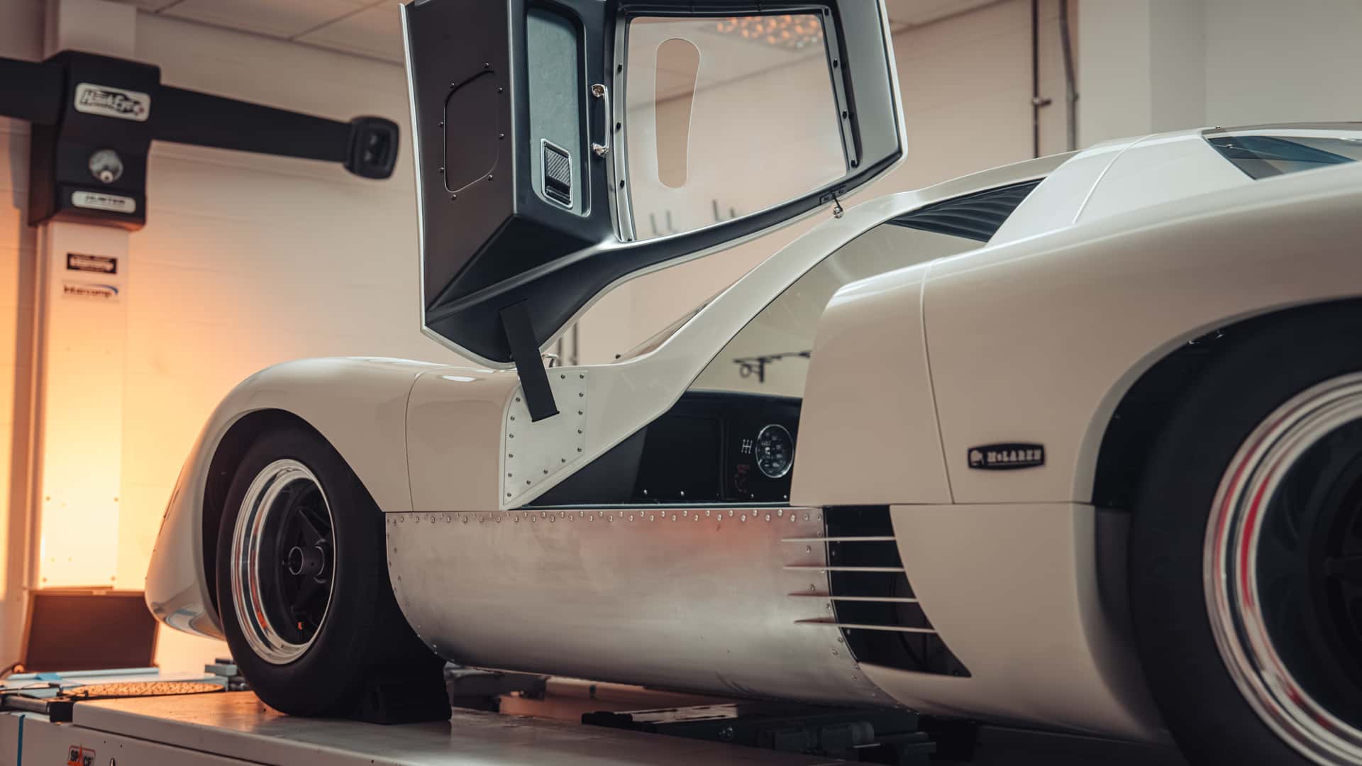 McLaren M6GT