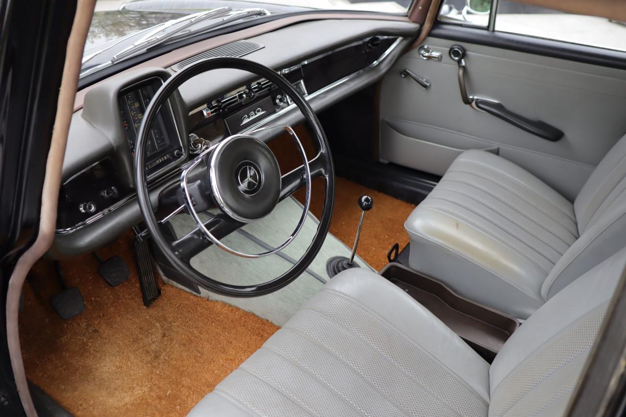 Mercedes-Benz W110