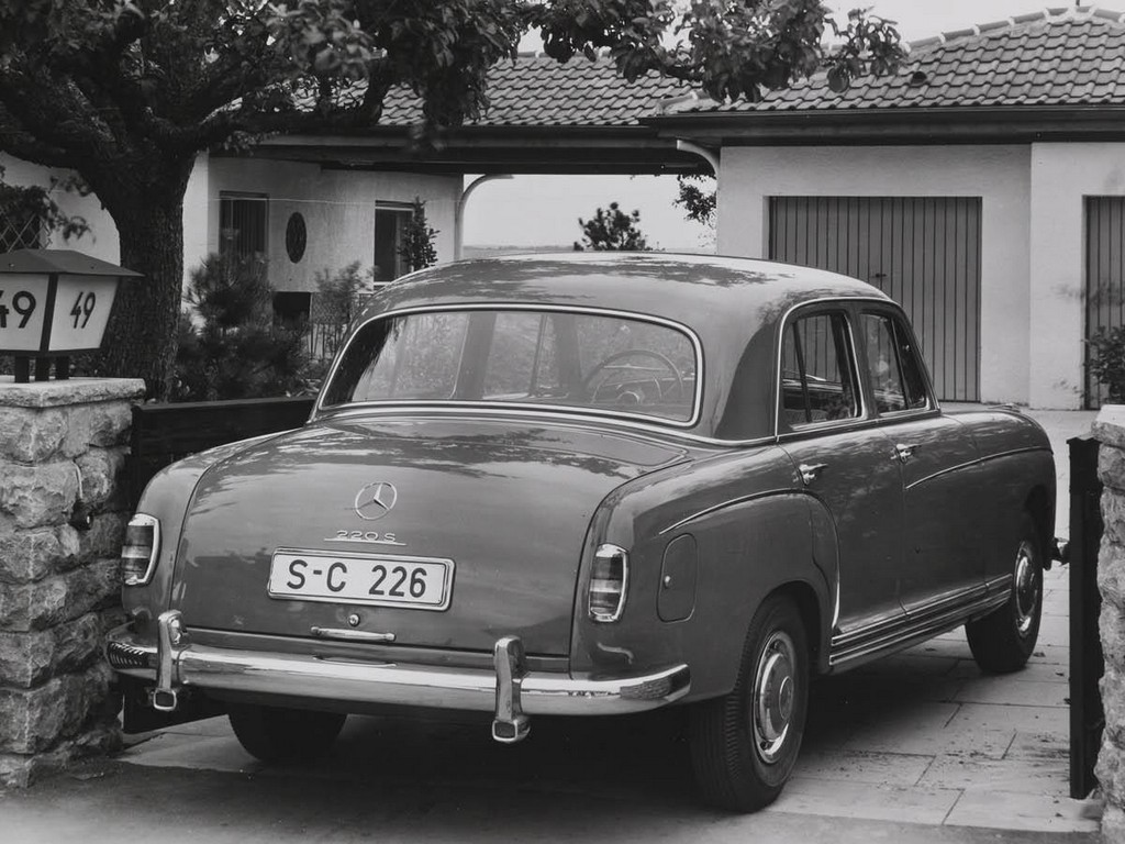 Mercedes-Benz 220 S