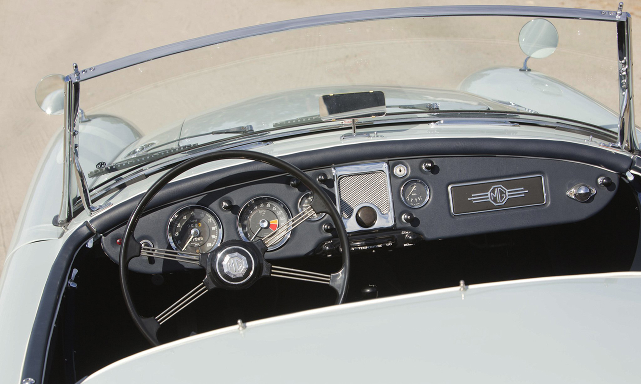 MG MGA