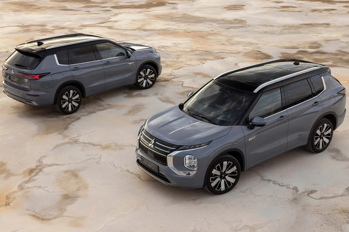 Nissan X-Trail-Mitsubishi Outlander