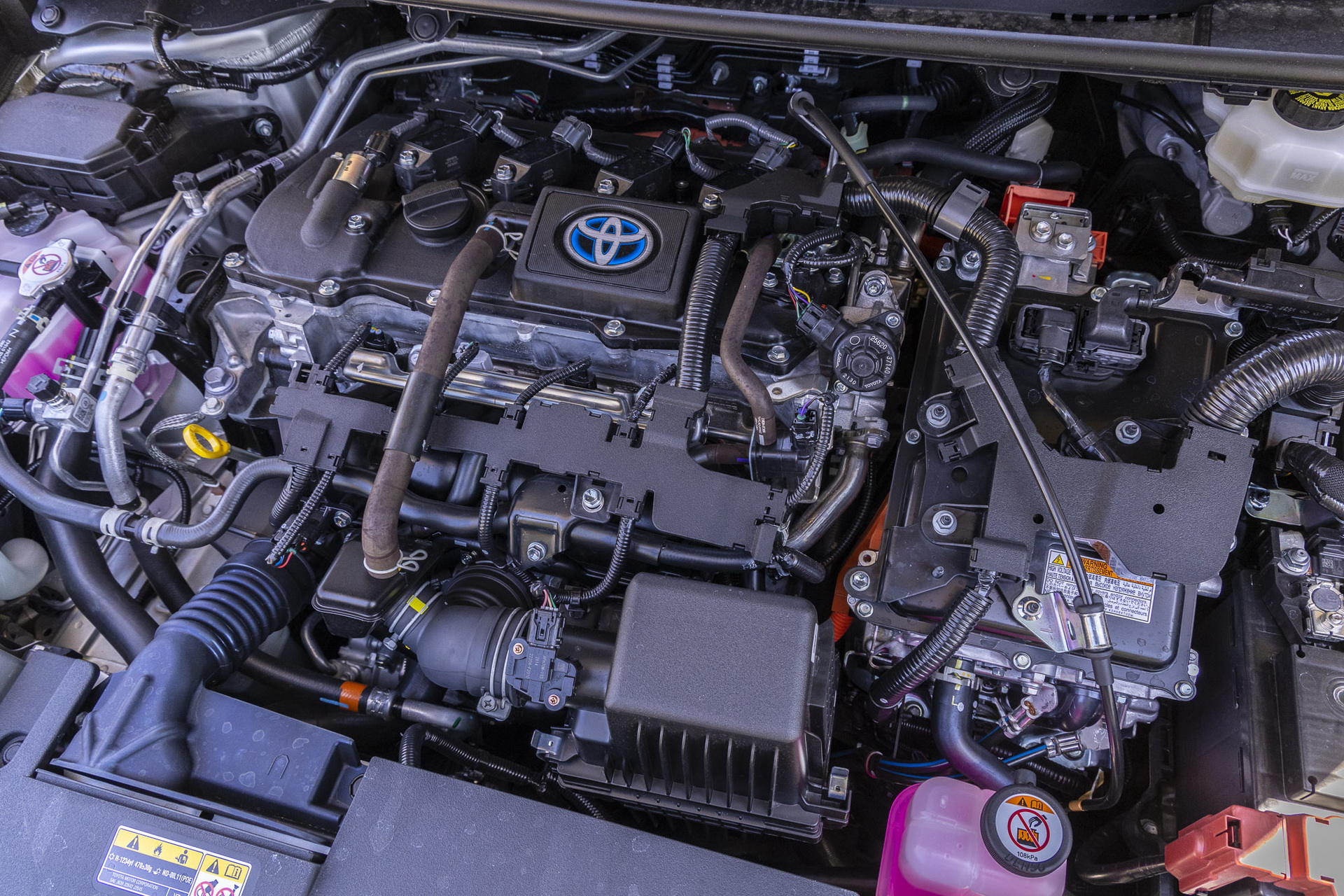 Test drive: Toyota Corolla 1.8 Hybrid 140 PS, Photos © DRIVE Magazine, Thanassis Koutsogiannis