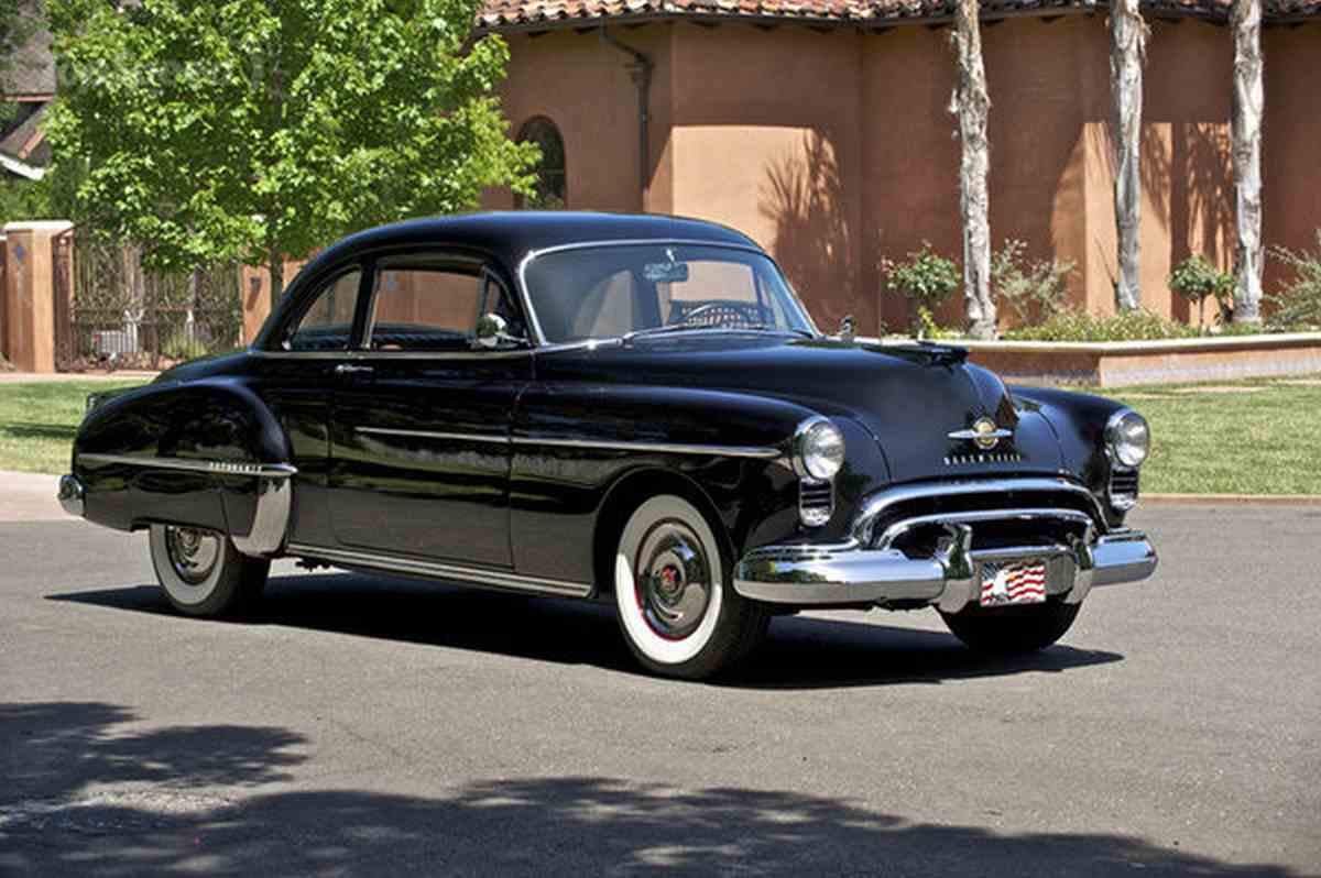 muscle car, Oldsmobile Rocket 88 1949