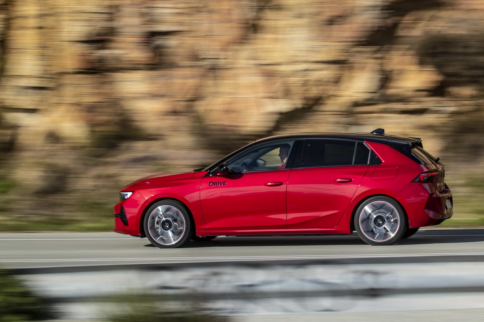 Test drive: Opel Astra Hybrid 180 PS, photo © DRIVE Media Group/Thanassis Koutsogiannis