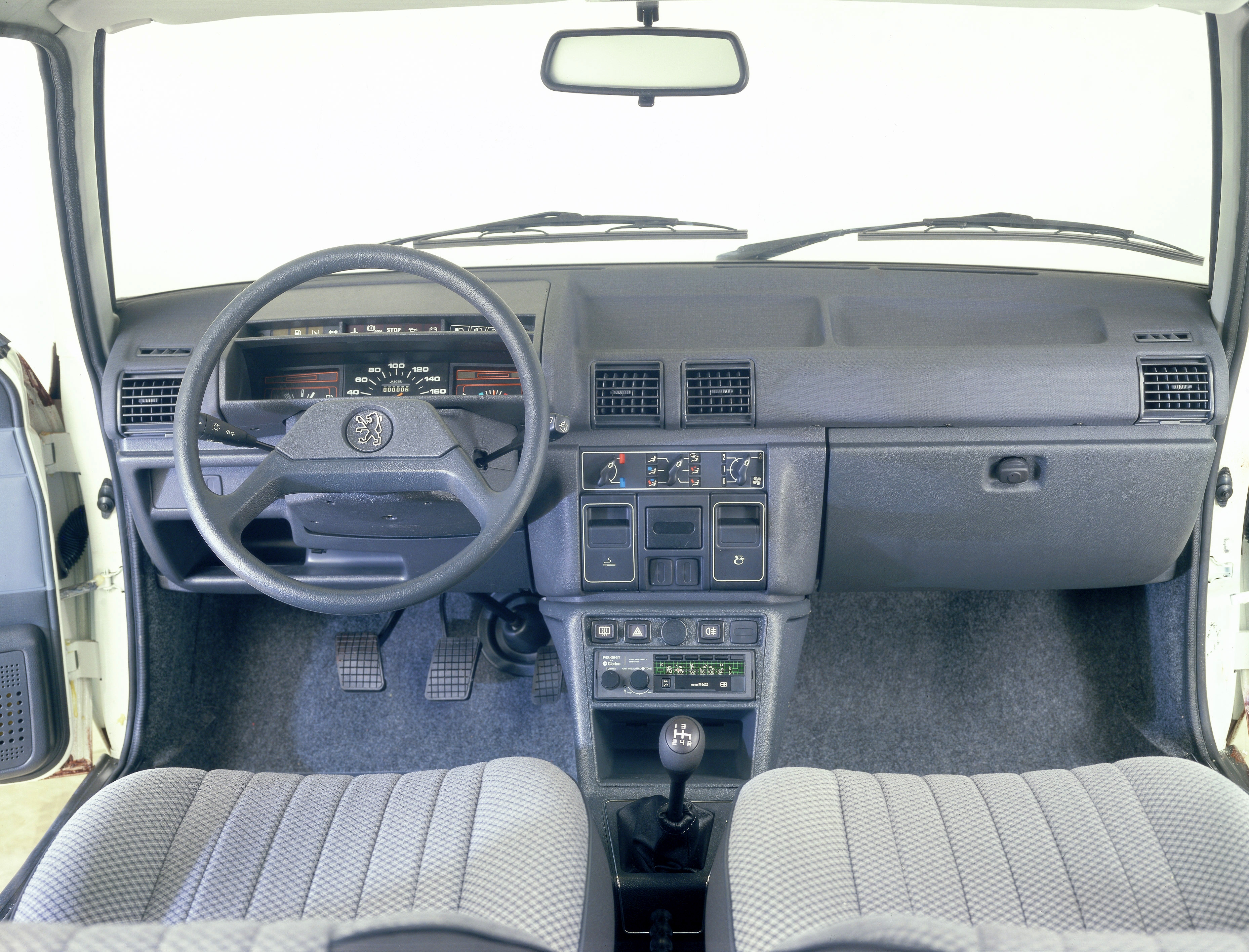 Peugeot 305