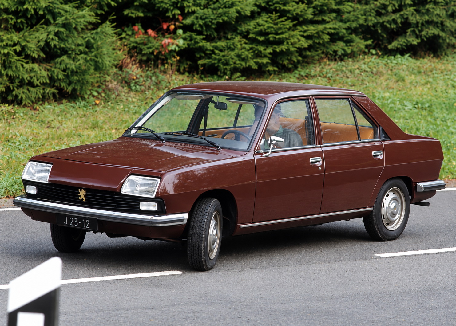 Peugeot 305