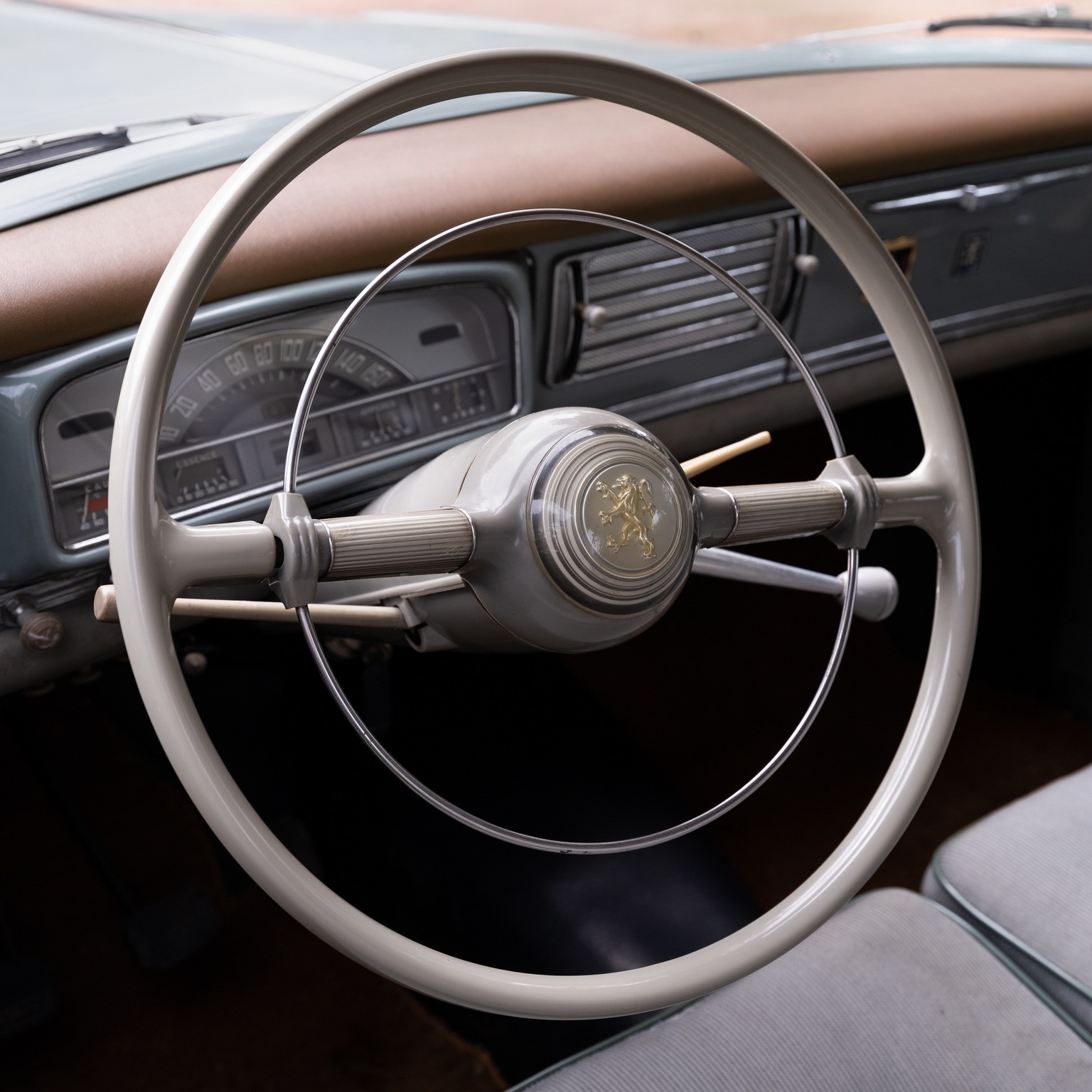 Peugeot 403