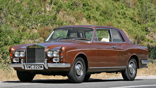 Rolls-Royce Corniche Saloon 1971-1977