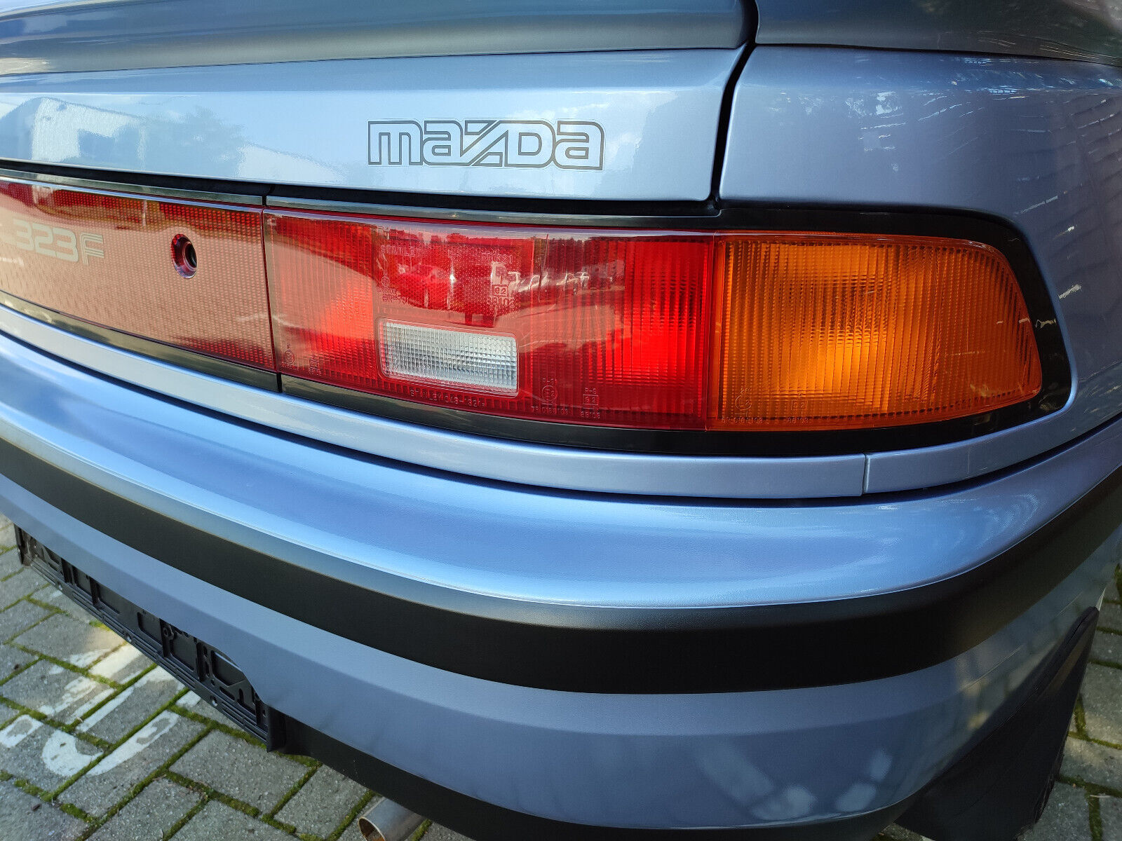 Mazda 323F