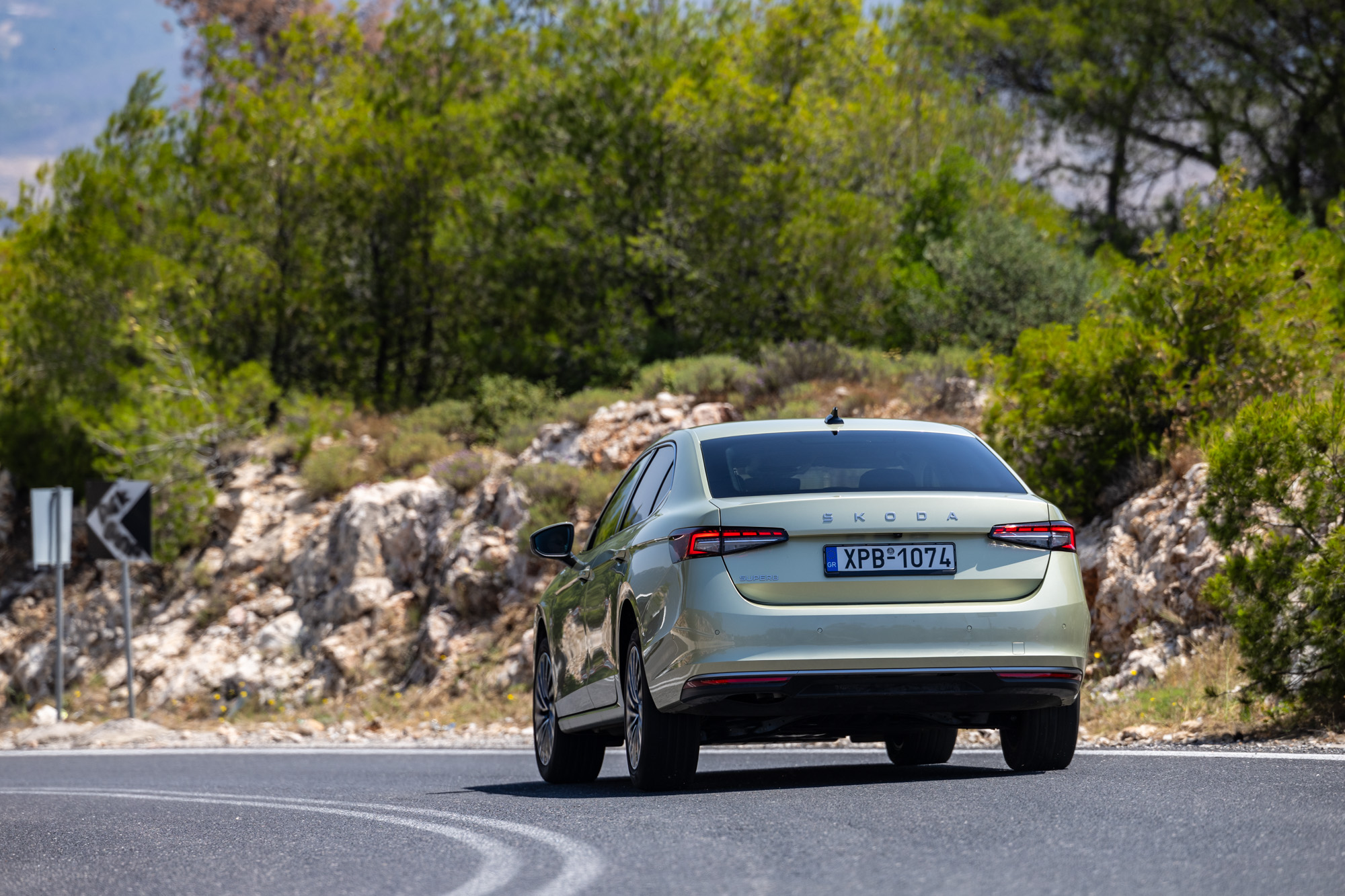 Test drive: Škoda Superb 2.0 TDI DSG, Photo © DRIVE Media Group/Thanassis Koutsogiannis