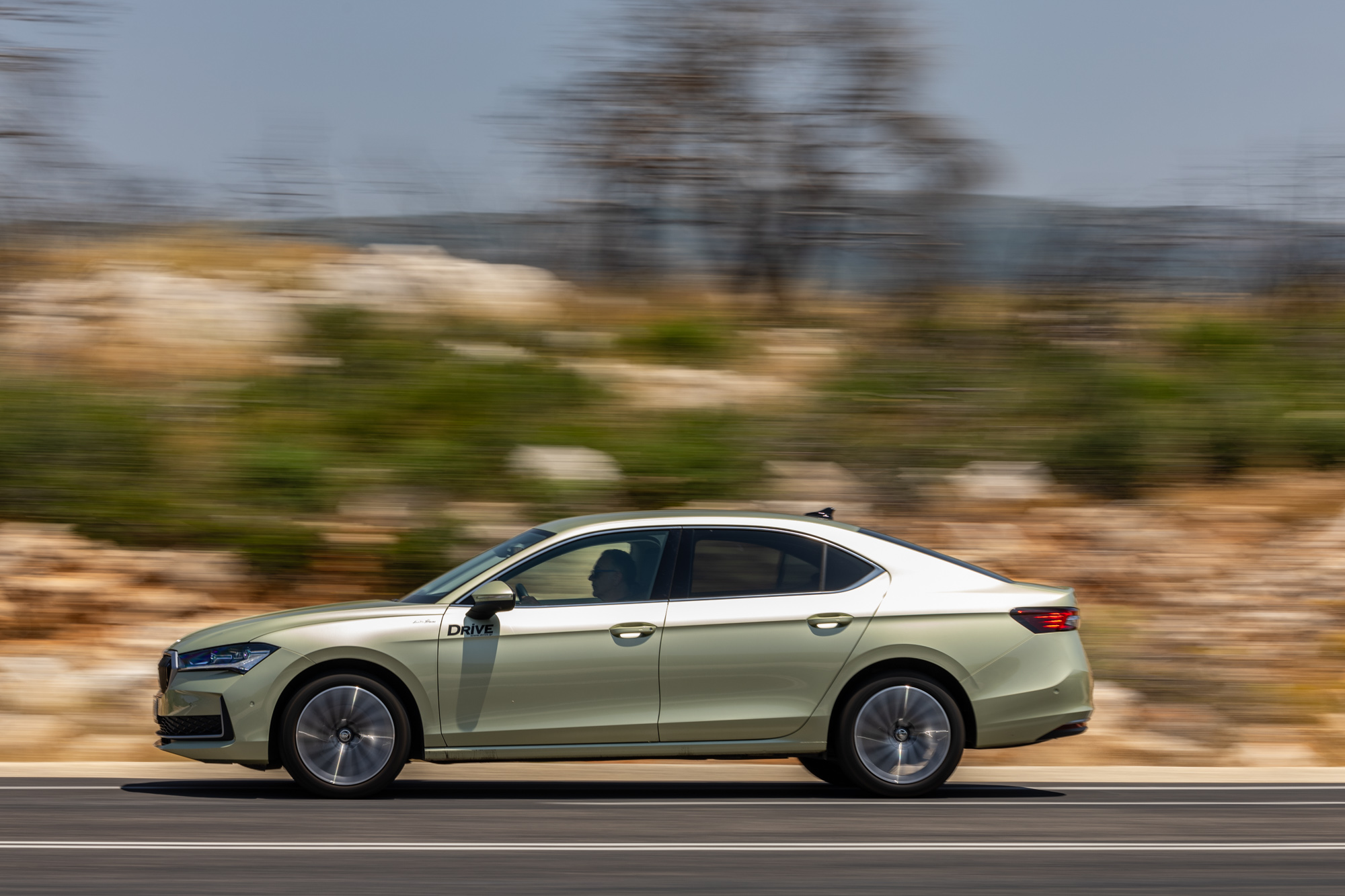 Test drive: Škoda Superb 2.0 TDI DSG, Photo © DRIVE Media Group/Thanassis Koutsogiannis
