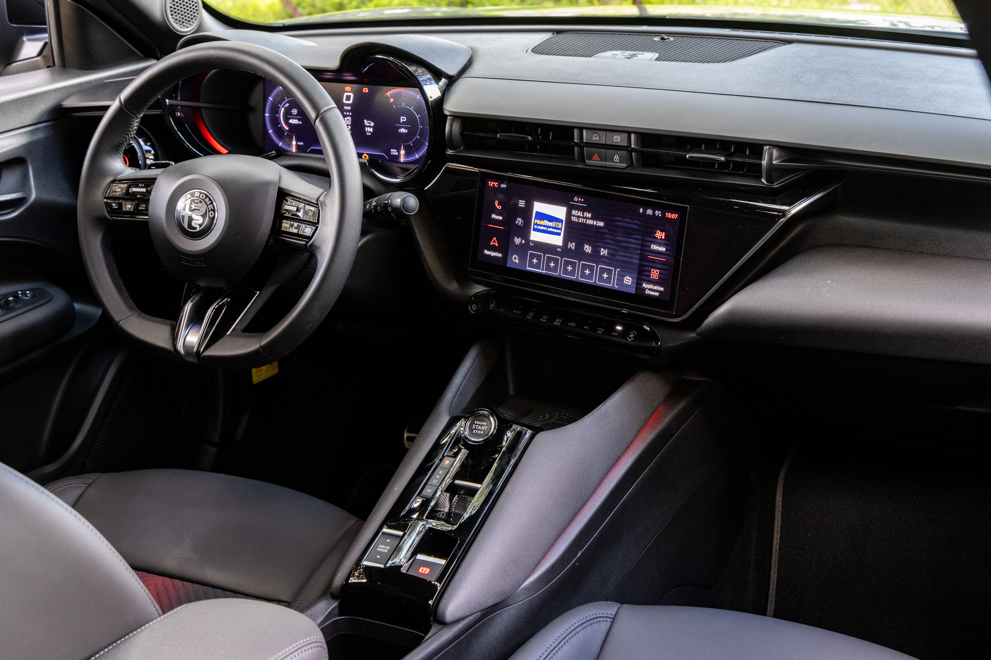 Test drive: Alfa Romeo Junior Ibrida, Photo © DRIVE Media Group/Thanassis Koutsogiannis