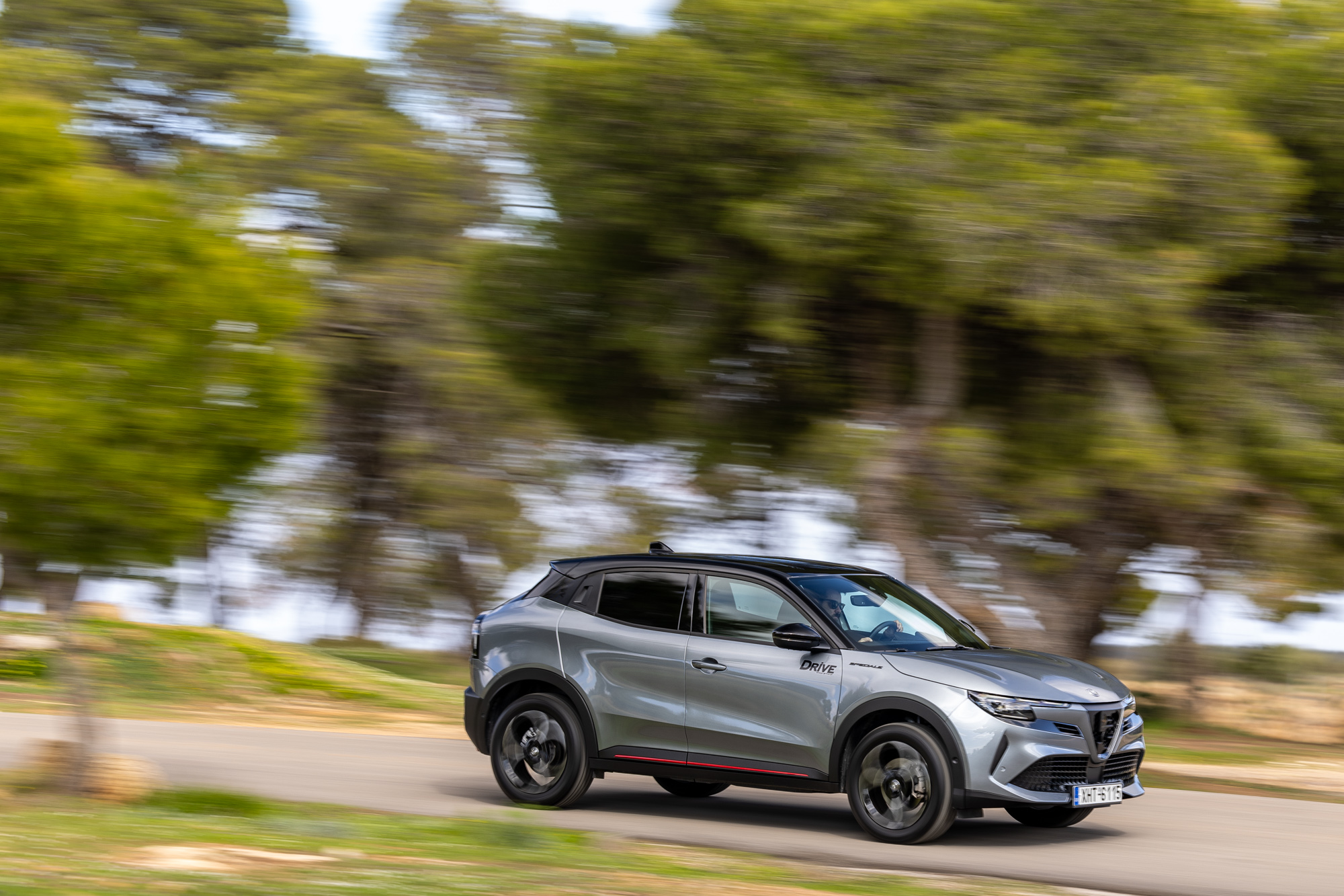 Test drive: Alfa Romeo Junior Ibrida, Photo © DRIVE Media Group/Thanassis Koutsogiannis