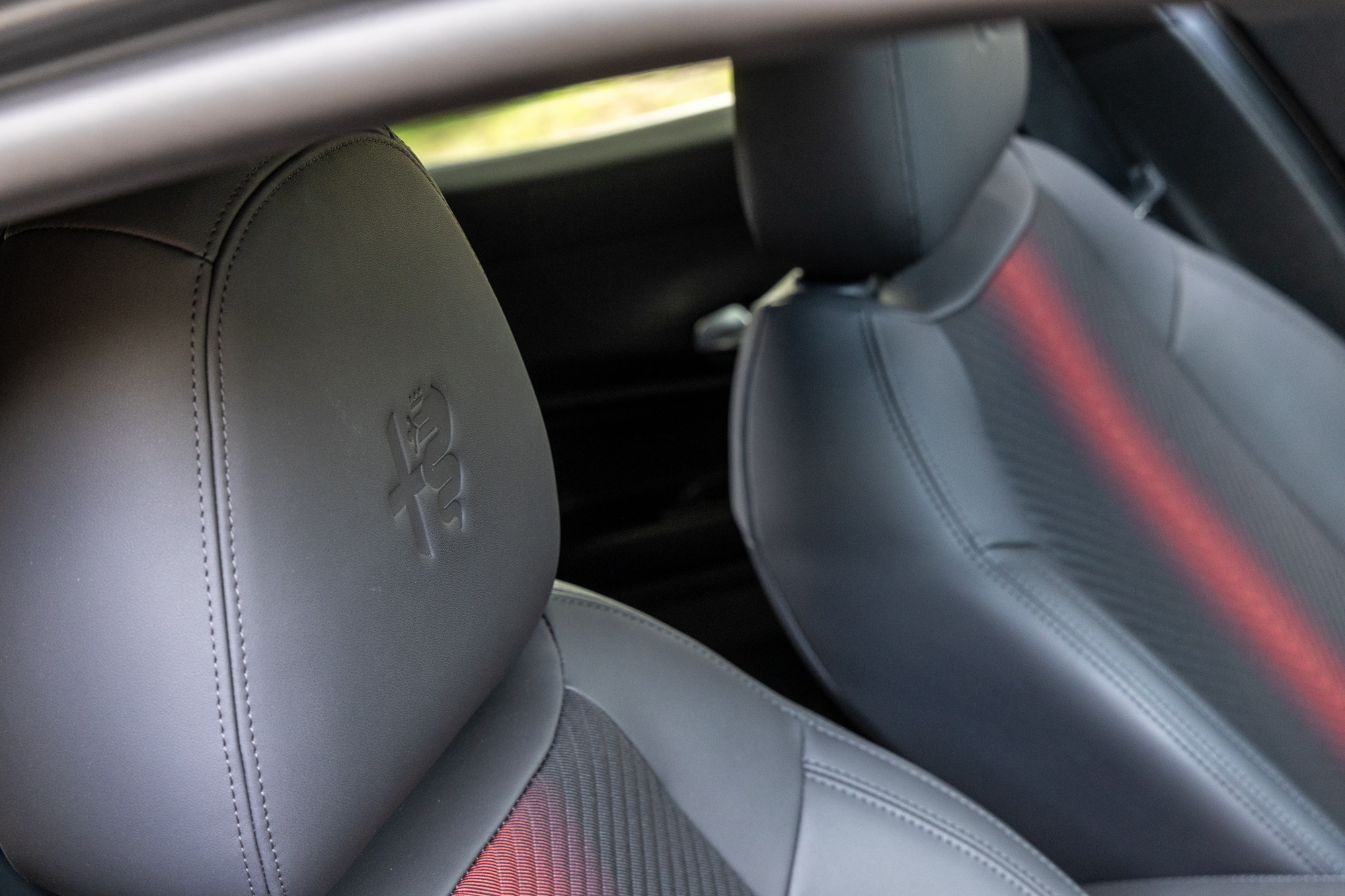 Test drive: Alfa Romeo Junior Ibrida, Photo © DRIVE Media Group/Thanassis Koutsogiannis