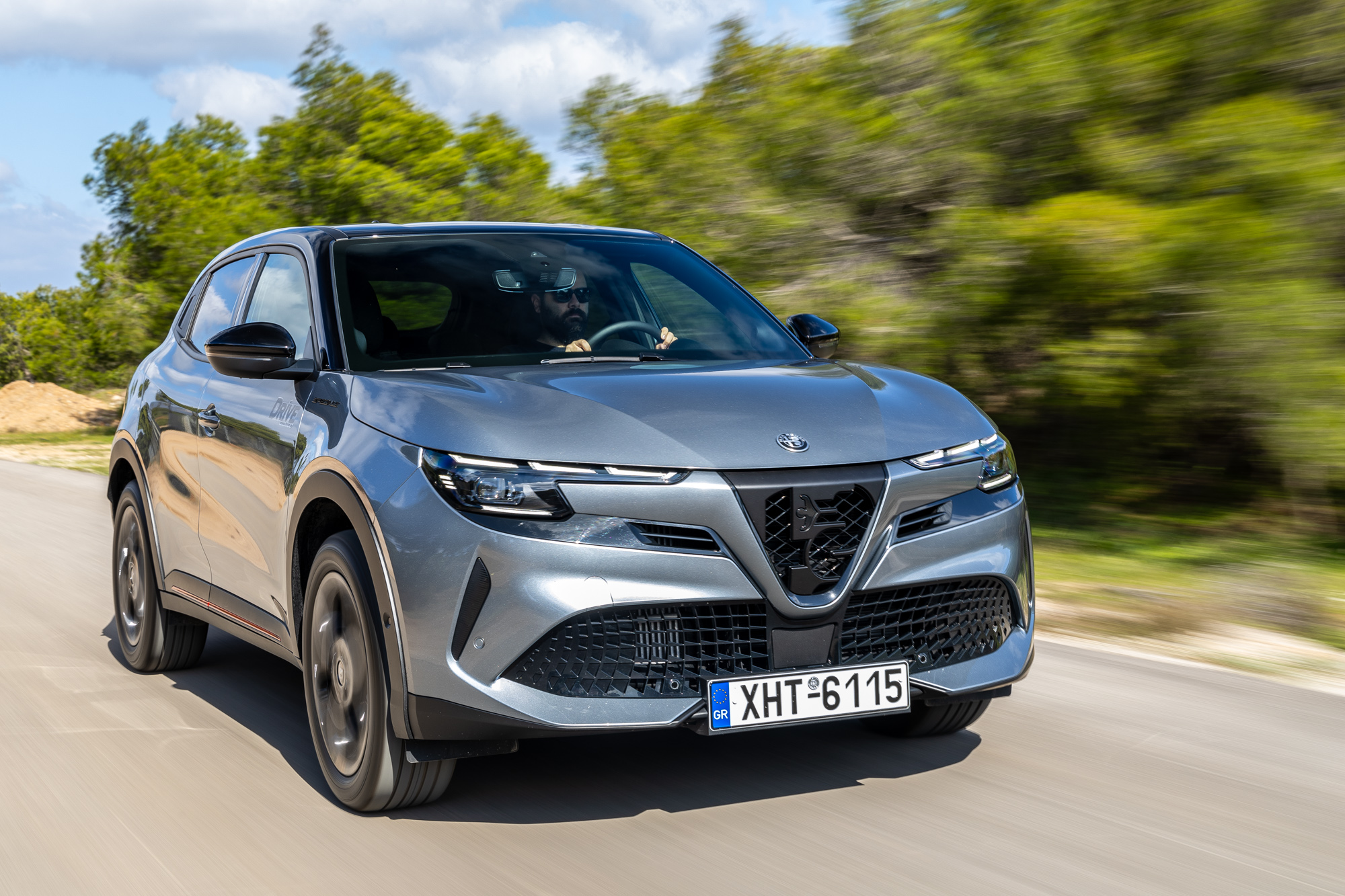 Test drive: Alfa Romeo Junior Ibrida, Photo © DRIVE Media Group/Thanassis Koutsogiannis