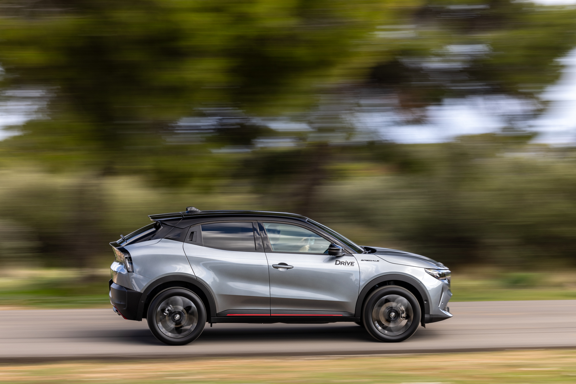 Test drive: Alfa Romeo Junior Ibrida, Photo © DRIVE Media Group/Thanassis Koutsogiannis