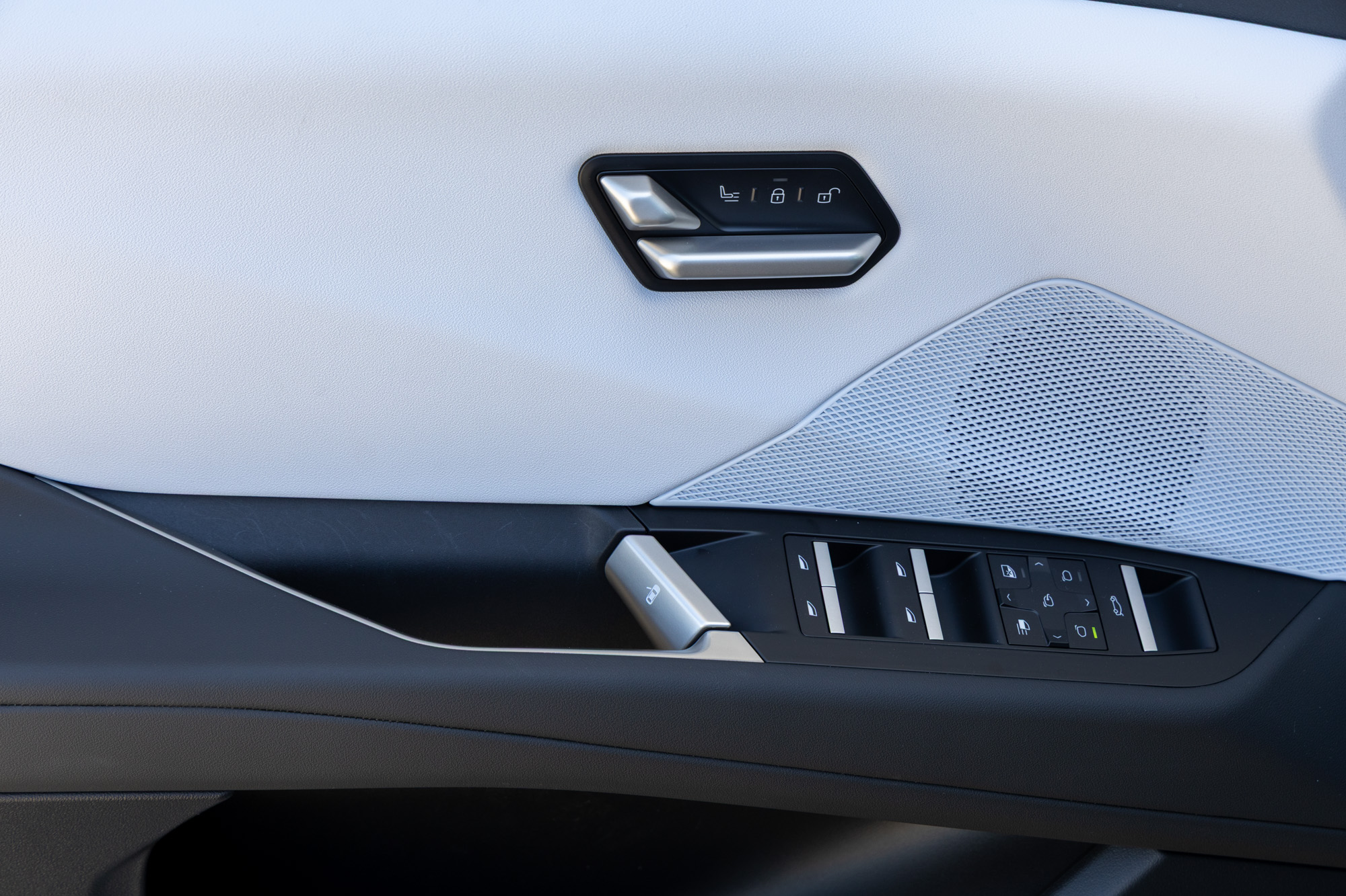 Test Drive: BMW iX3 50 xDrive, Photo © DRIVE Media Group/Thanassis Koutsogiannis