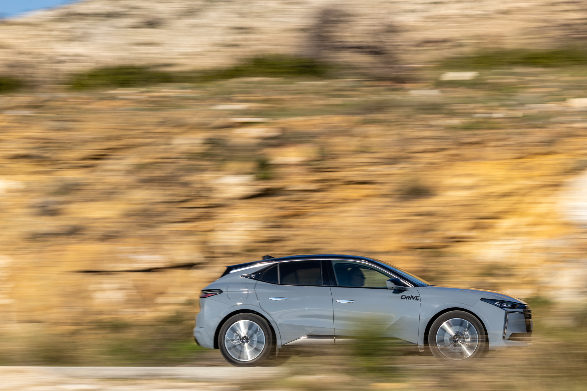 Test drive: DS N°4 E-Tense, Photo @ DRIVE Media Group/Thanassis Koutsogiannis