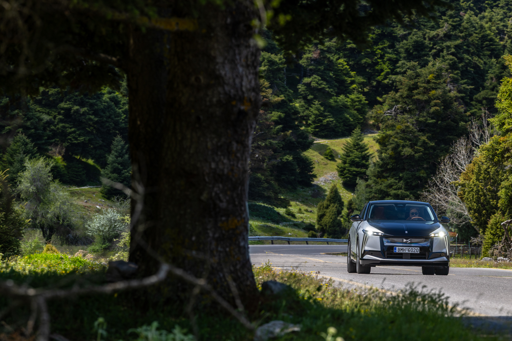 Test drive: DS N°8 Long Range AWD, Photo © DRIVE Media Group/Thanassis Koutsogiannis