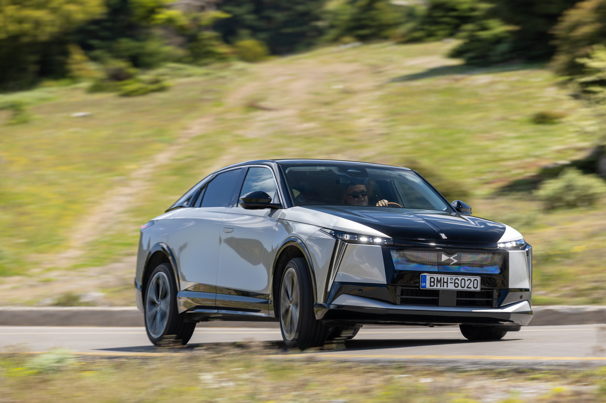 Test drive: DS N°8 Long Range AWD, Photo © DRIVE Media Group/Thanassis Koutsogiannis