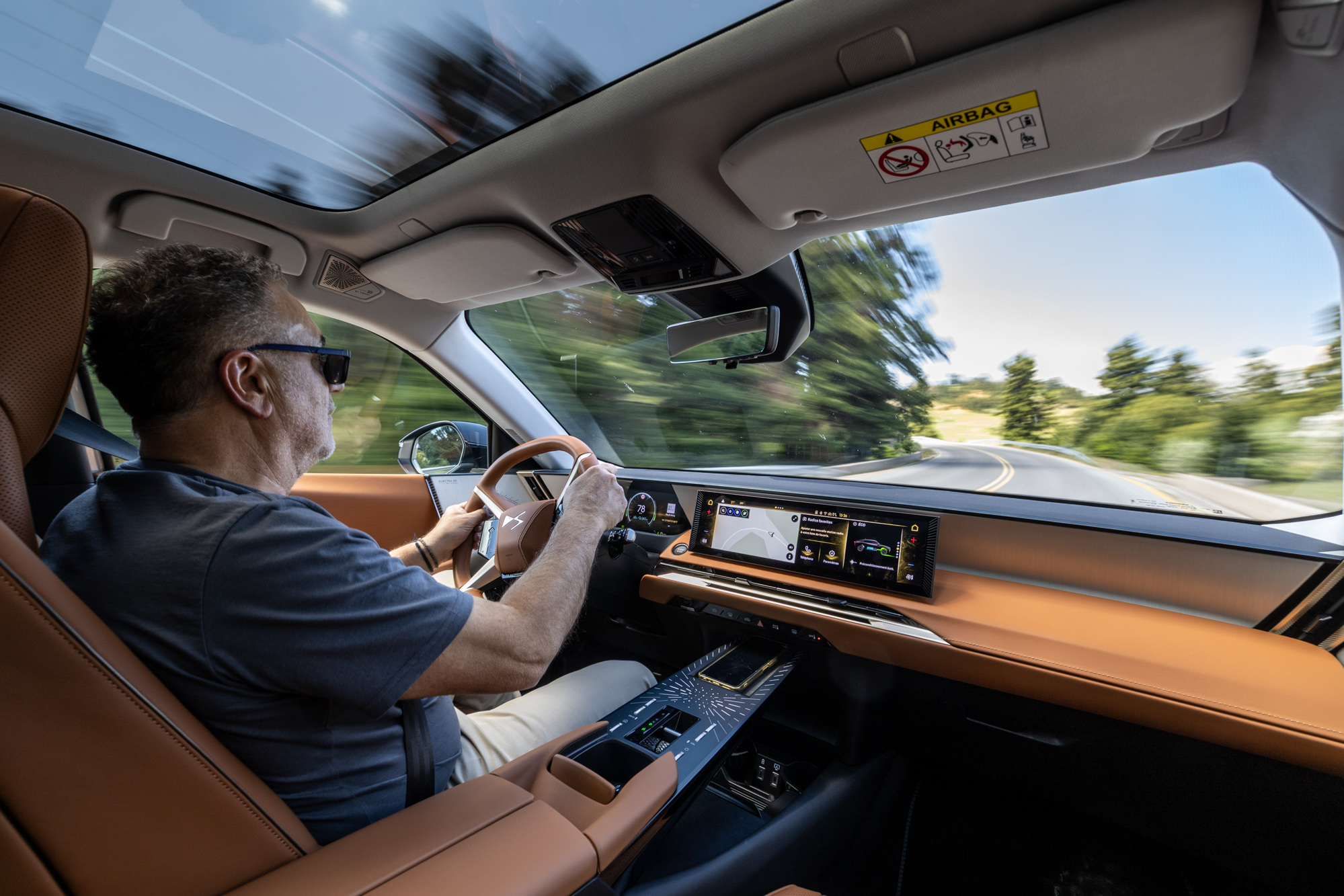 Test drive: DS N°8 Long Range AWD, Photo © DRIVE Media Group/Thanassis Koutsogiannis