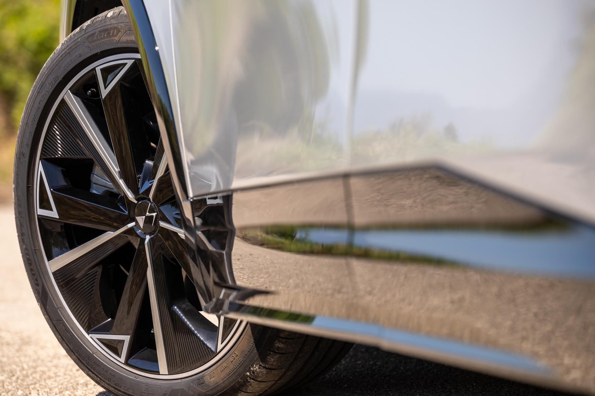 Test drive: DS N°8 Long Range AWD, Photo © DRIVE Media Group/Thanassis Koutsogiannis