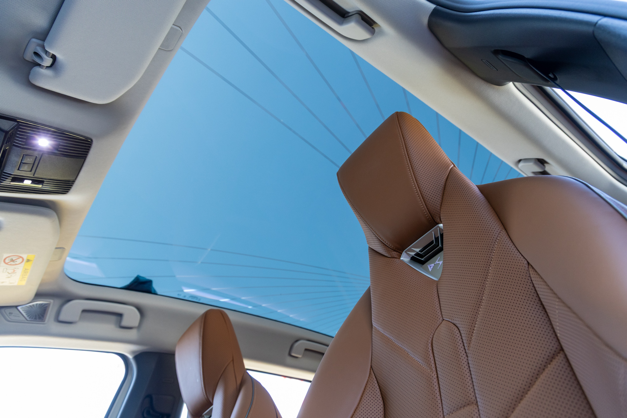 Test drive: DS N°8 Long Range AWD, Photo © DRIVE Media Group/Thanassis Koutsogiannis