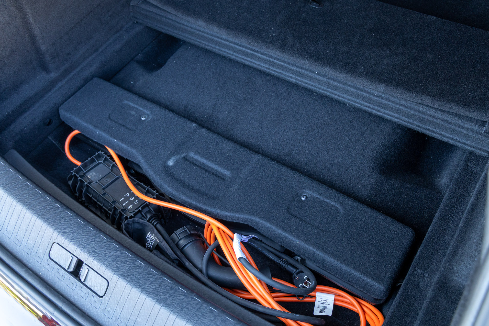 Test drive: DS N°8 Long Range AWD, Photo © DRIVE Media Group/Thanassis Koutsogiannis