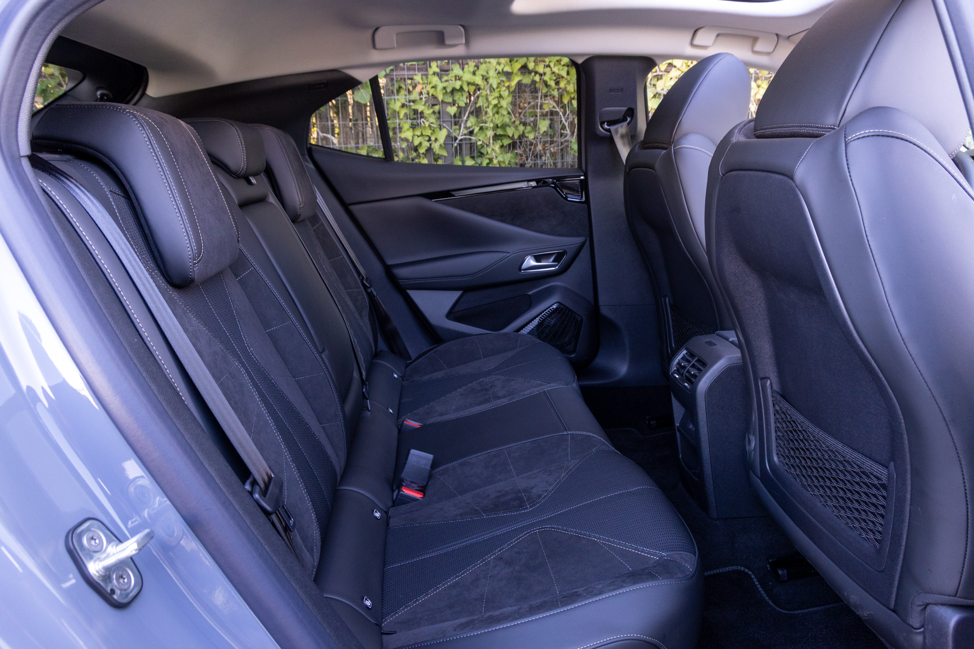 Test drive: DS N°4 Hybrid 145, Photo © DRIVE Media Group/Thanassis Koutsogiannis