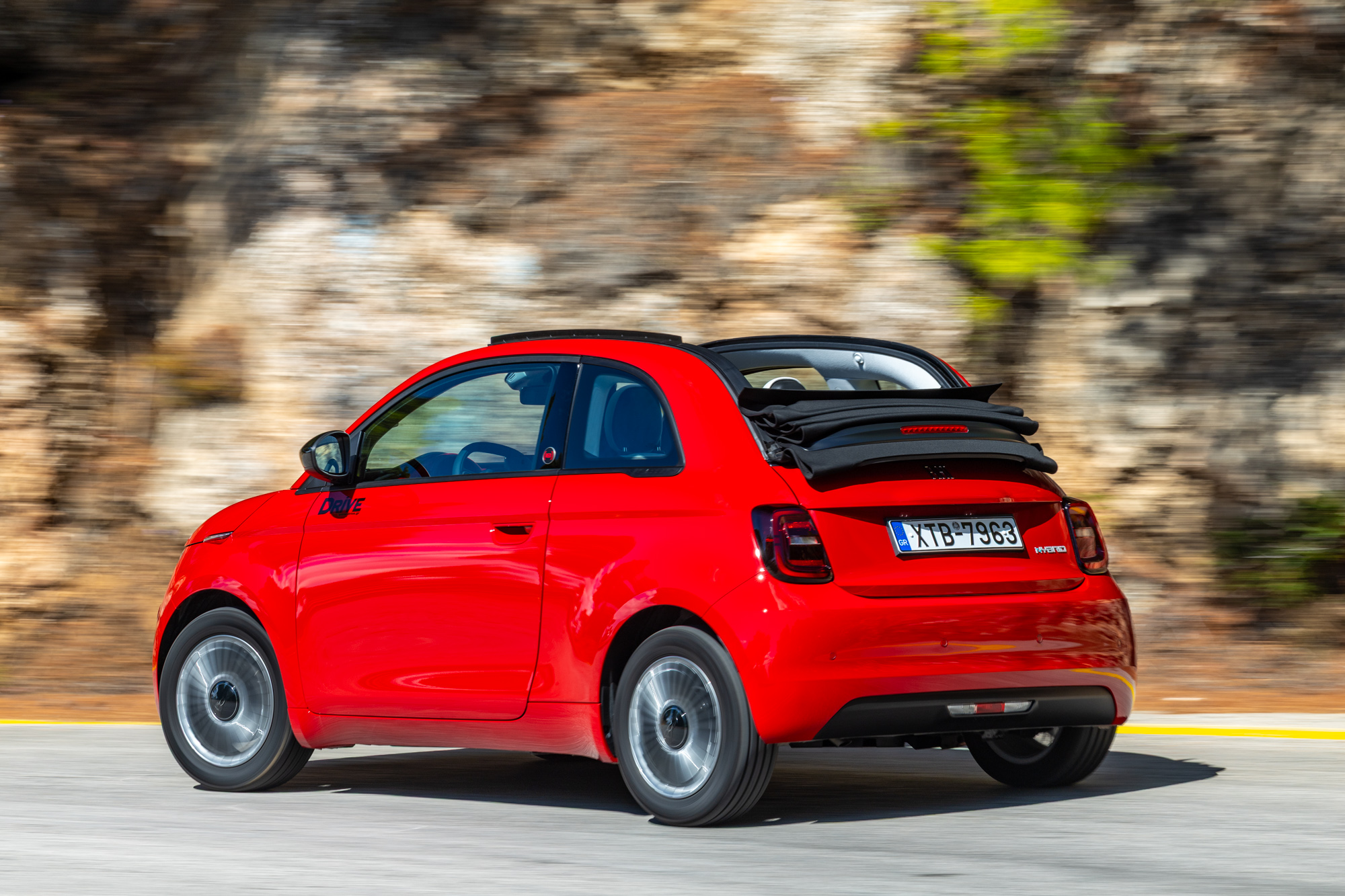 Test drive: FIAT 500 Hybrid Cabrio, Photo © DRIVE Media Group/Thanassis Koutsogiannis