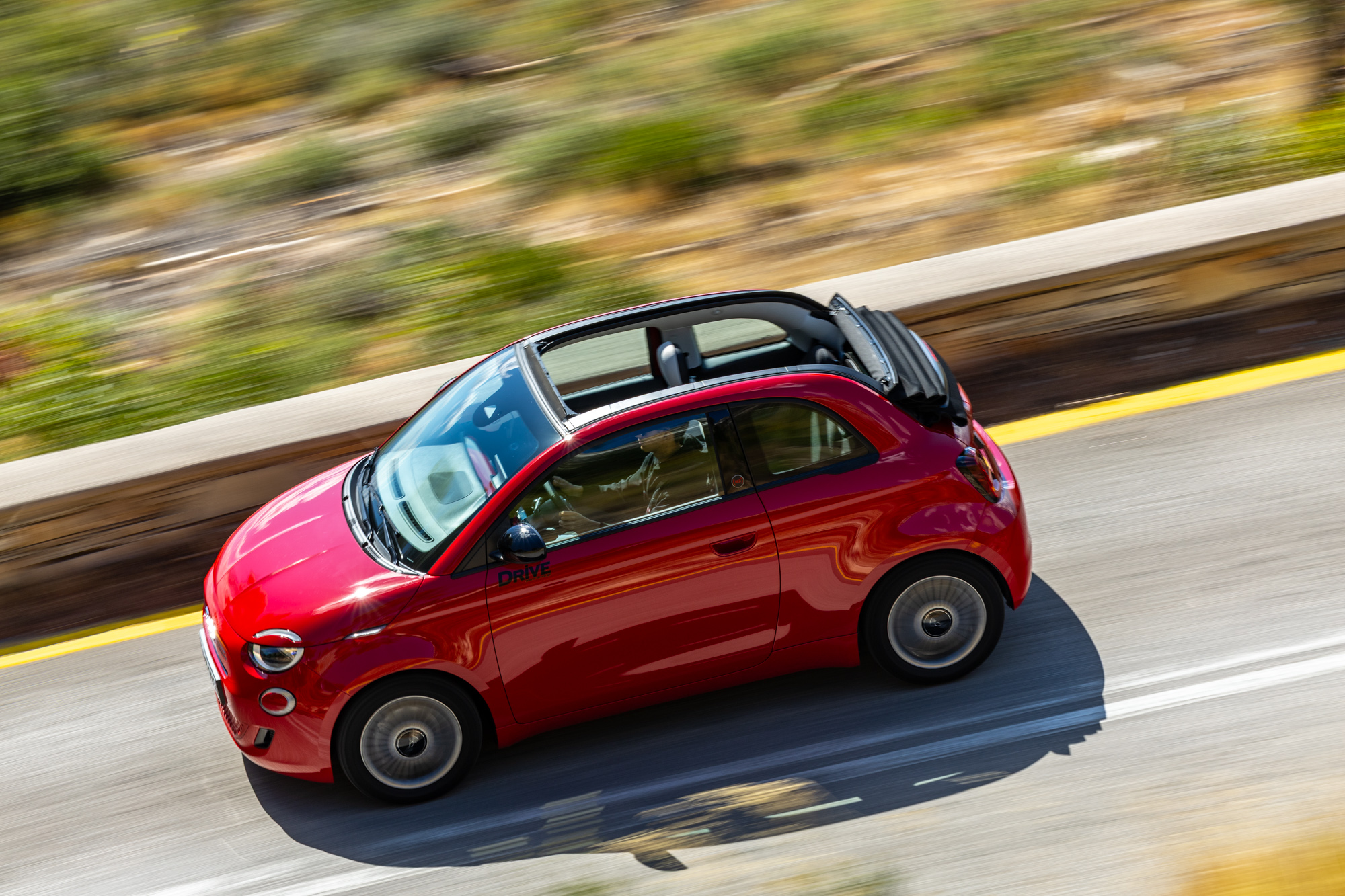 Test drive: FIAT 500 Hybrid Cabrio, Photo © DRIVE Media Group/Thanassis Koutsogiannis