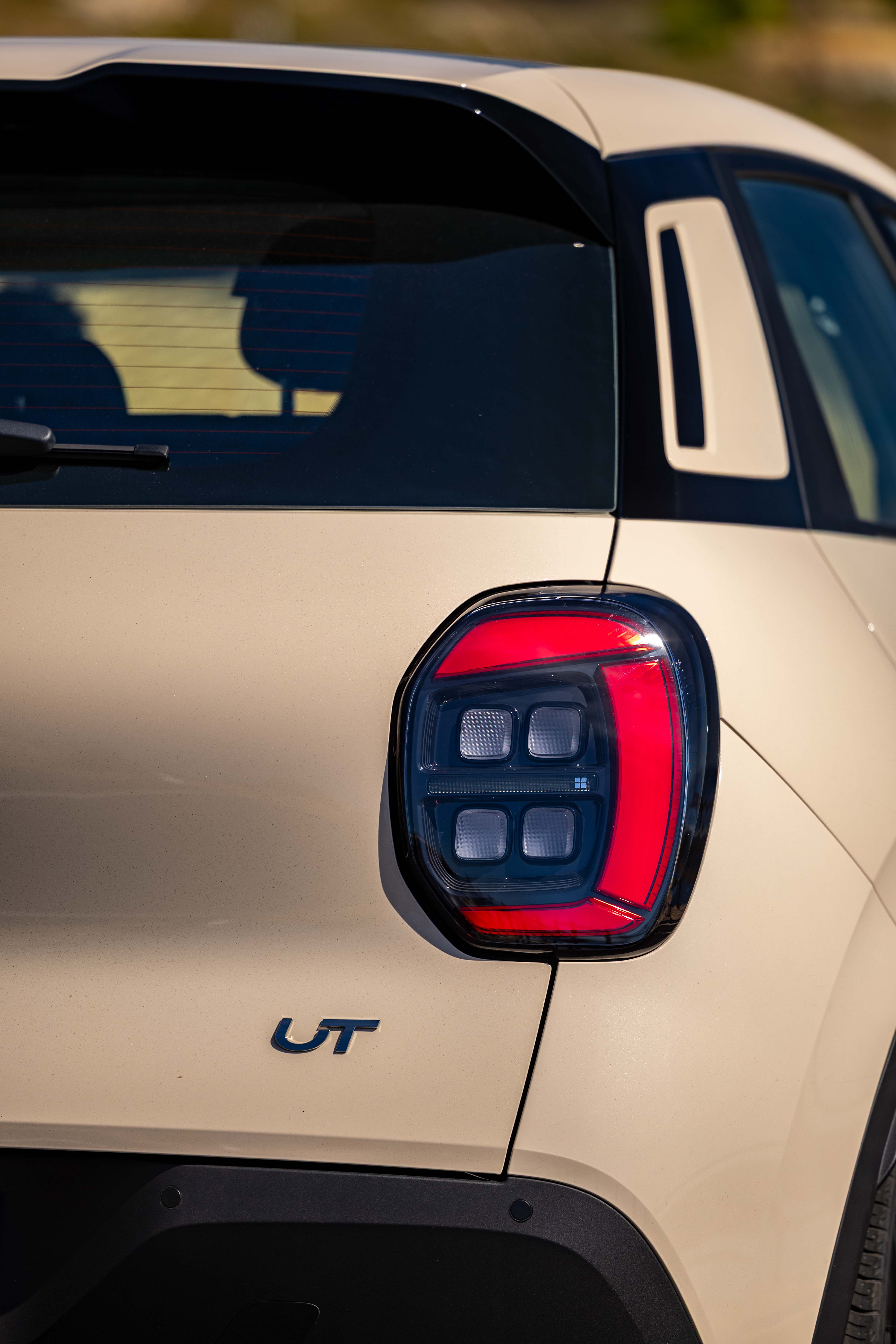 Test drive: Aion UT, Photo © DRIVE Media Group/Thanassis Koutsogiannis