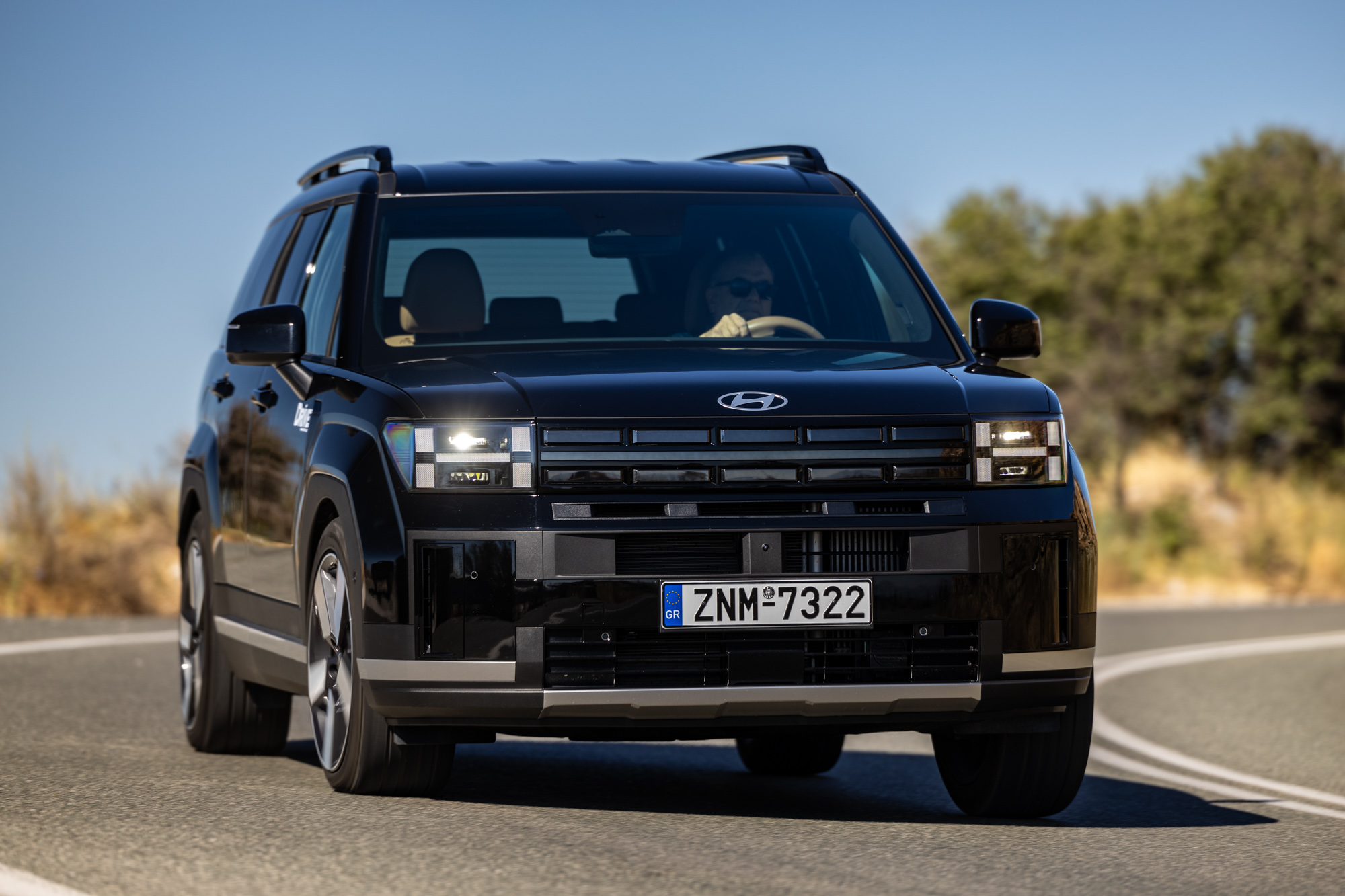 Test drive: Hyundai Santa Fe plug-in, Photo © DRIVE Media Group/Thanassis Koutsogiannis