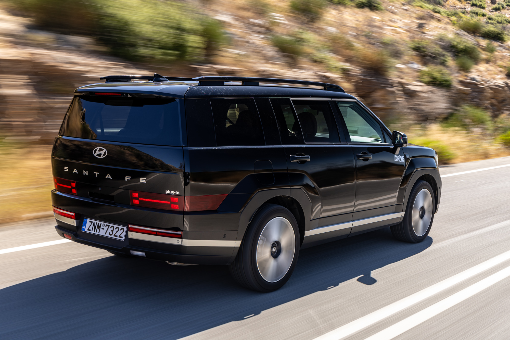 Test drive: Hyundai Santa Fe plug-in, Photo © DRIVE Media Group/Thanassis Koutsogiannis
