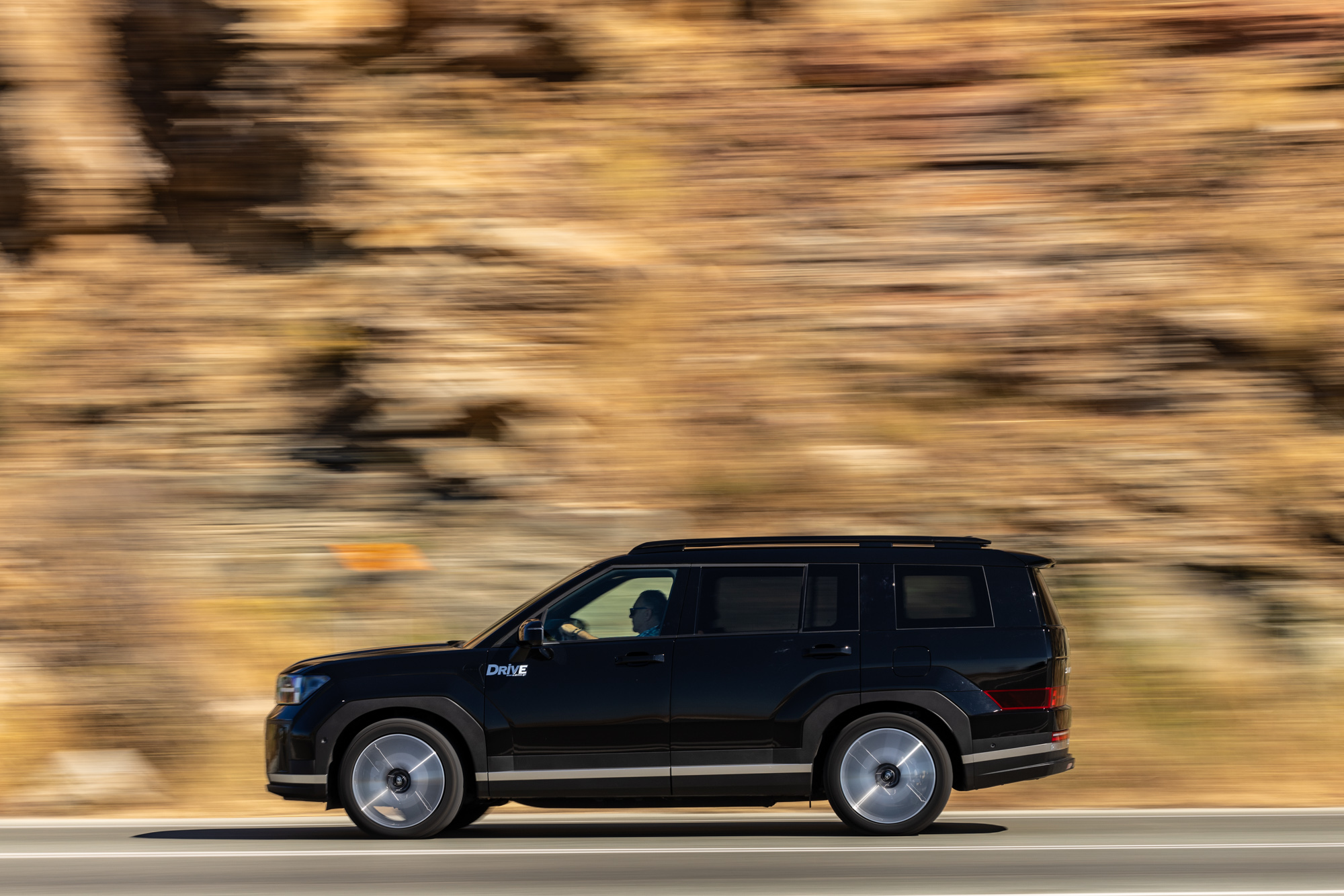 Test drive: Hyundai Santa Fe plug-in, Photo © DRIVE Media Group/Thanassis Koutsogiannis