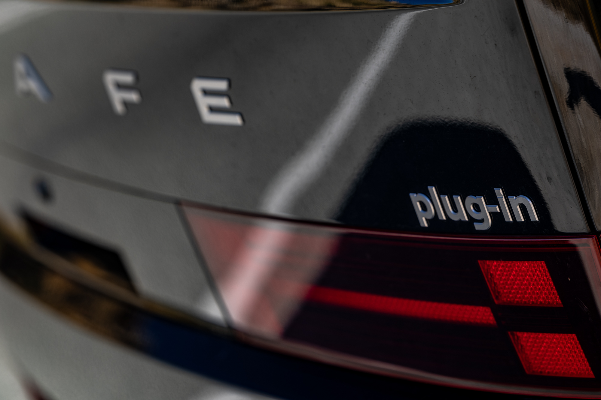 Test drive: Hyundai Santa Fe plug-in, Photo © DRIVE Media Group/Thanassis Koutsogiannis