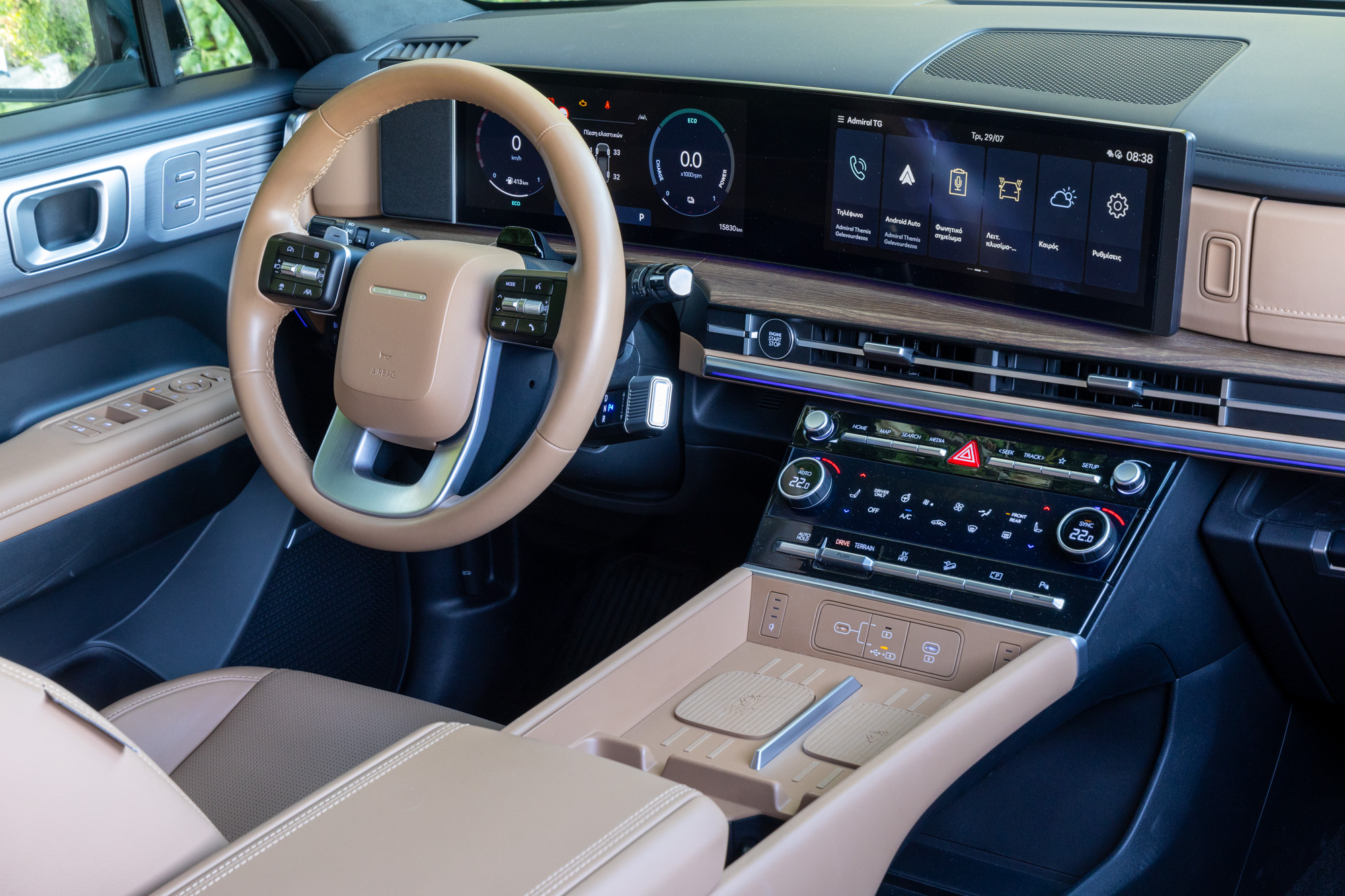 Test drive: Hyundai Santa Fe plug-in, Photo © DRIVE Media Group/Thanassis Koutsogiannis
