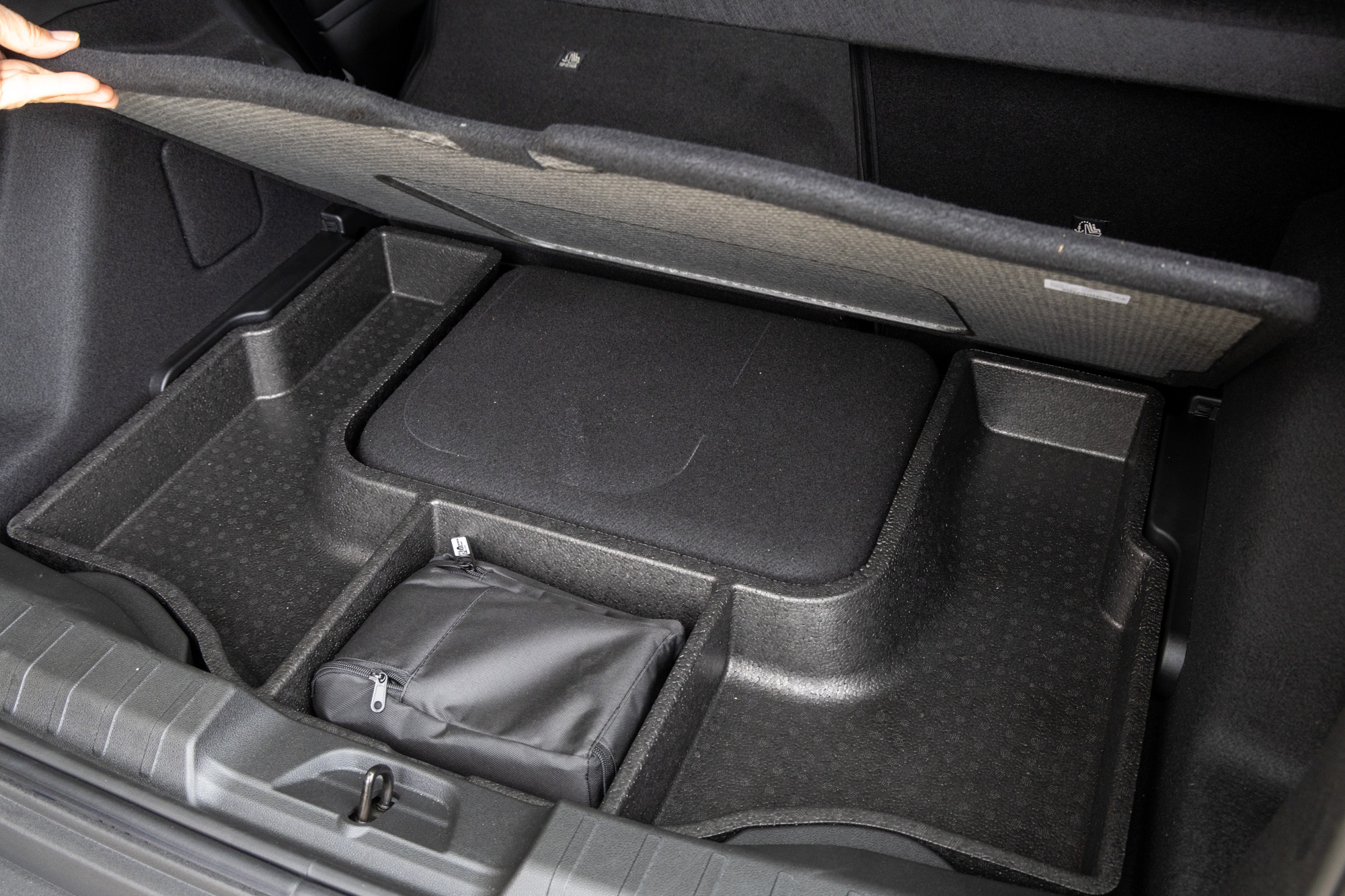 Test drive: Jeep Avenger 4xe, Photo © DRIVE Media Group/Thanassis Koutsogiannis