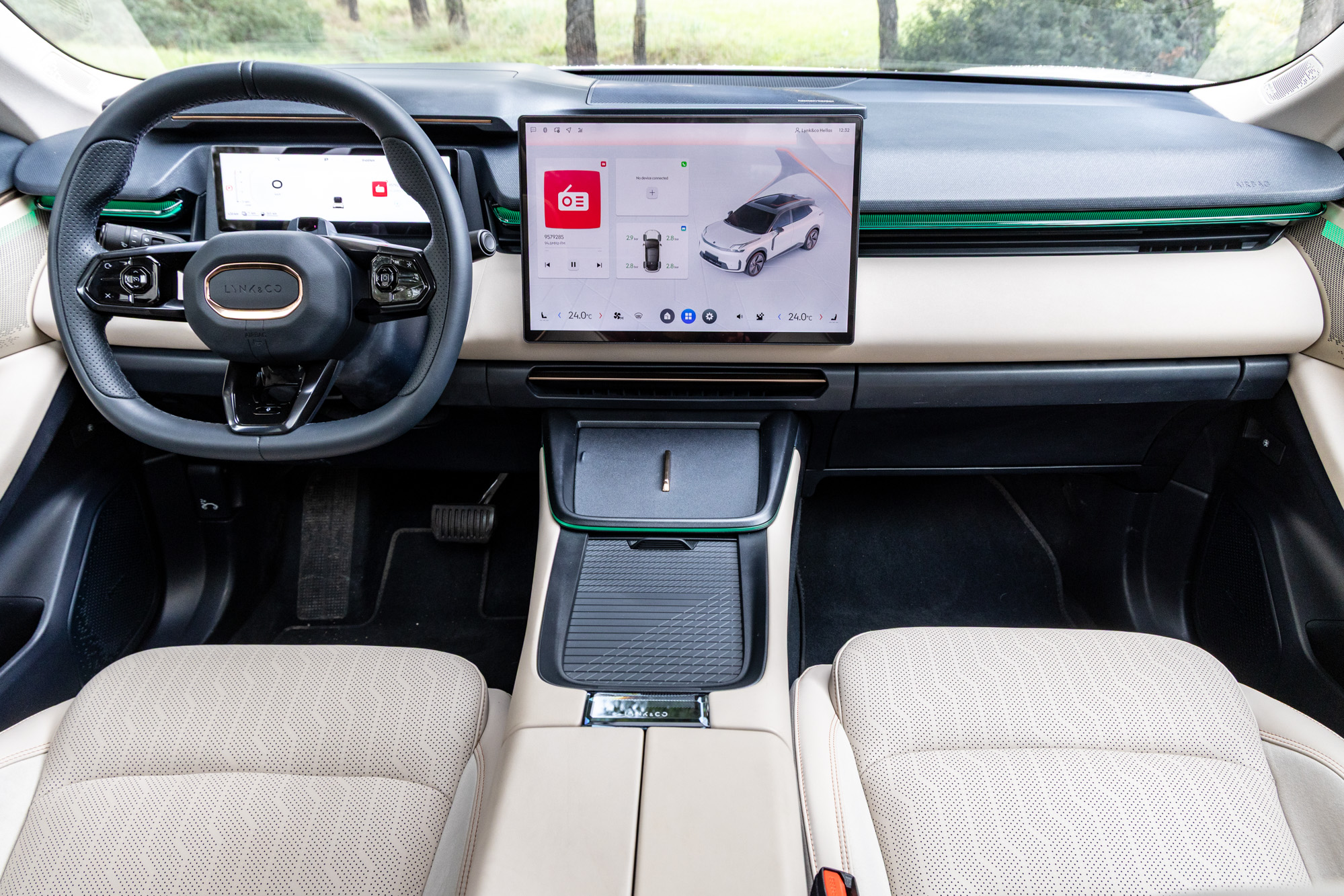 Test drive: Lynk & Co 08, Photo © DRIVE Media Group/Thanassis Koutsogiannis