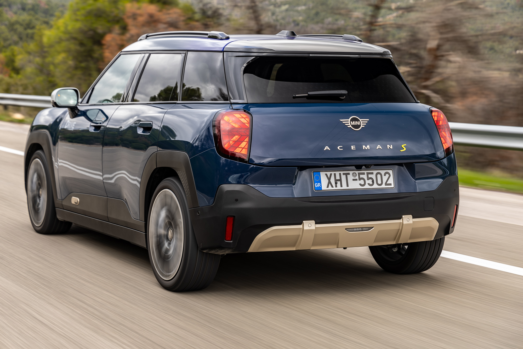 Test drive: MINI Aceman SE, Photo © DRIVE Media Group/Thanassis Koutsogiannis