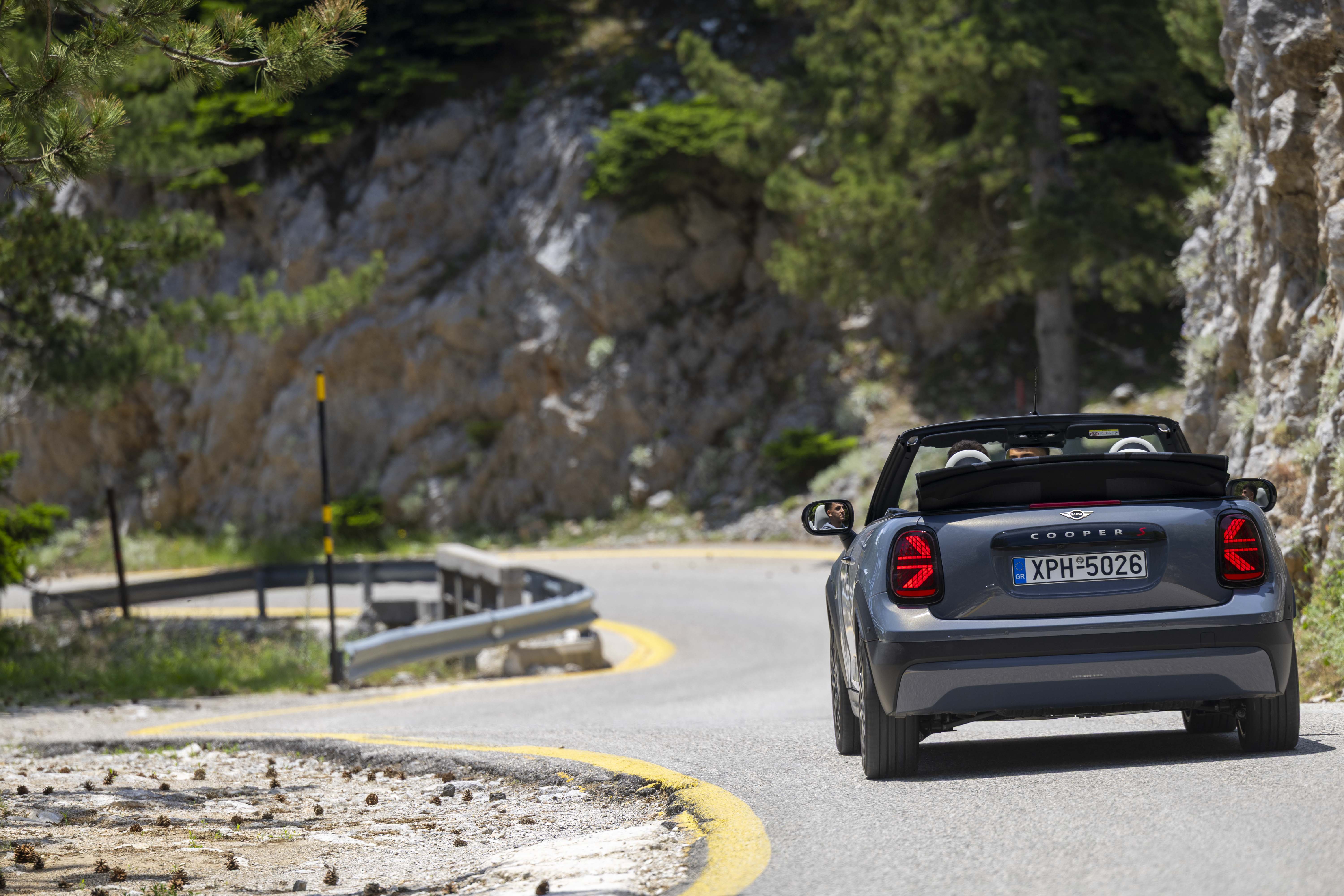 Test drive: MINI Cooper Cabrio S, Photo © DRIVE Media Group/Thanassis Koutsogiannis