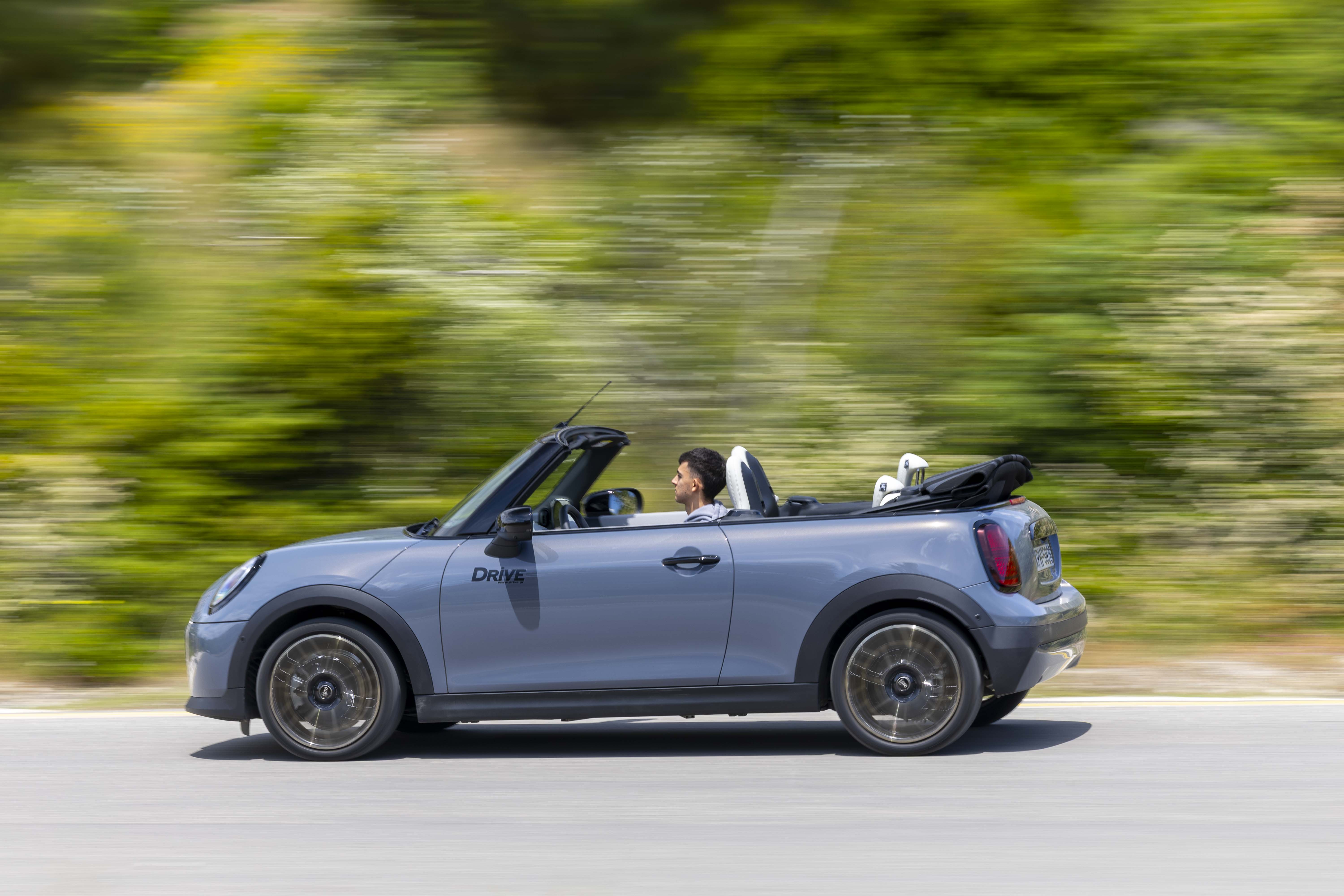 Test drive: MINI Cooper Cabrio S, Photo © DRIVE Media Group/Thanassis Koutsogiannis