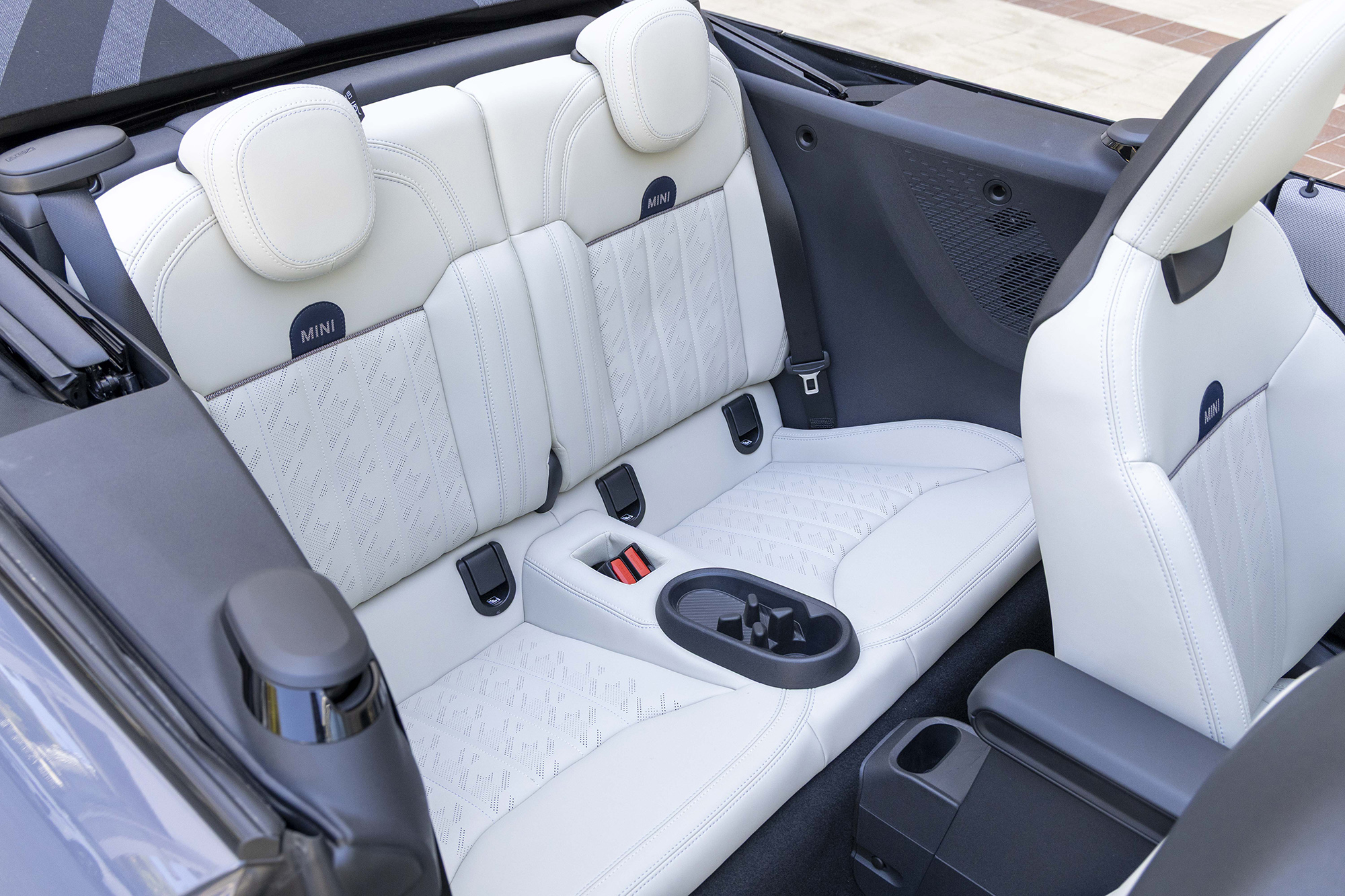 Test drive: MINI Cooper Cabrio S, Photo © DRIVE Media Group/Thanassis Koutsogiannis