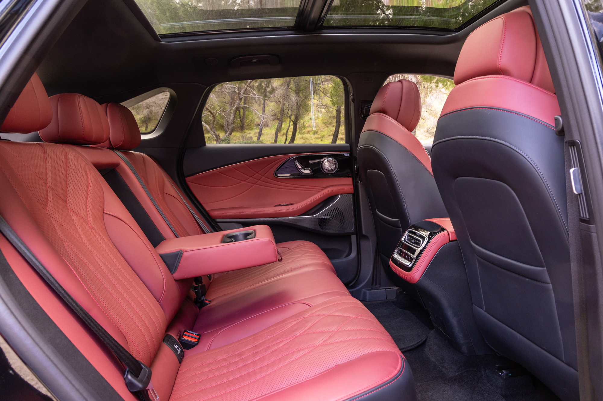 Test drive: Omoda 9 SHS, Photo © DRIVE Media Group/Thanassis KoutsogiannisTest drive: Omoda 9 SHS, Photo © DRIVE Media Group/Thanassis Koutsogiannis