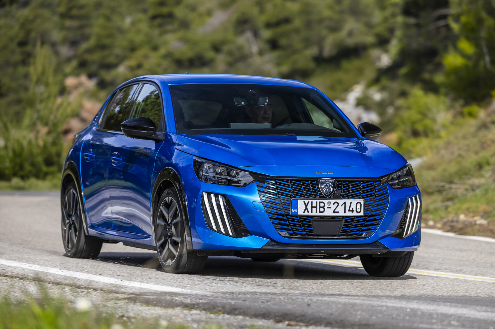 Peugeot E-208