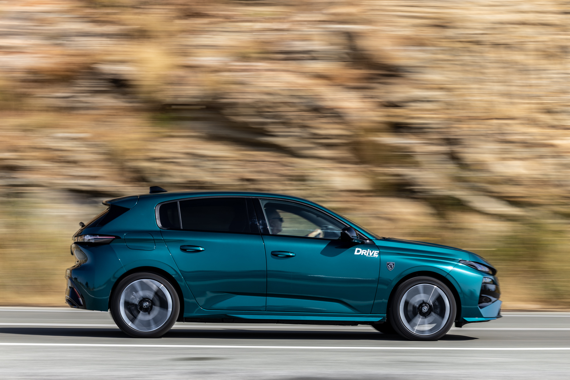 Test drive: Peugeot E-308 ΜΥ2026, Photo © DRIVE Media Group/Thanassis Koutsogiannis
