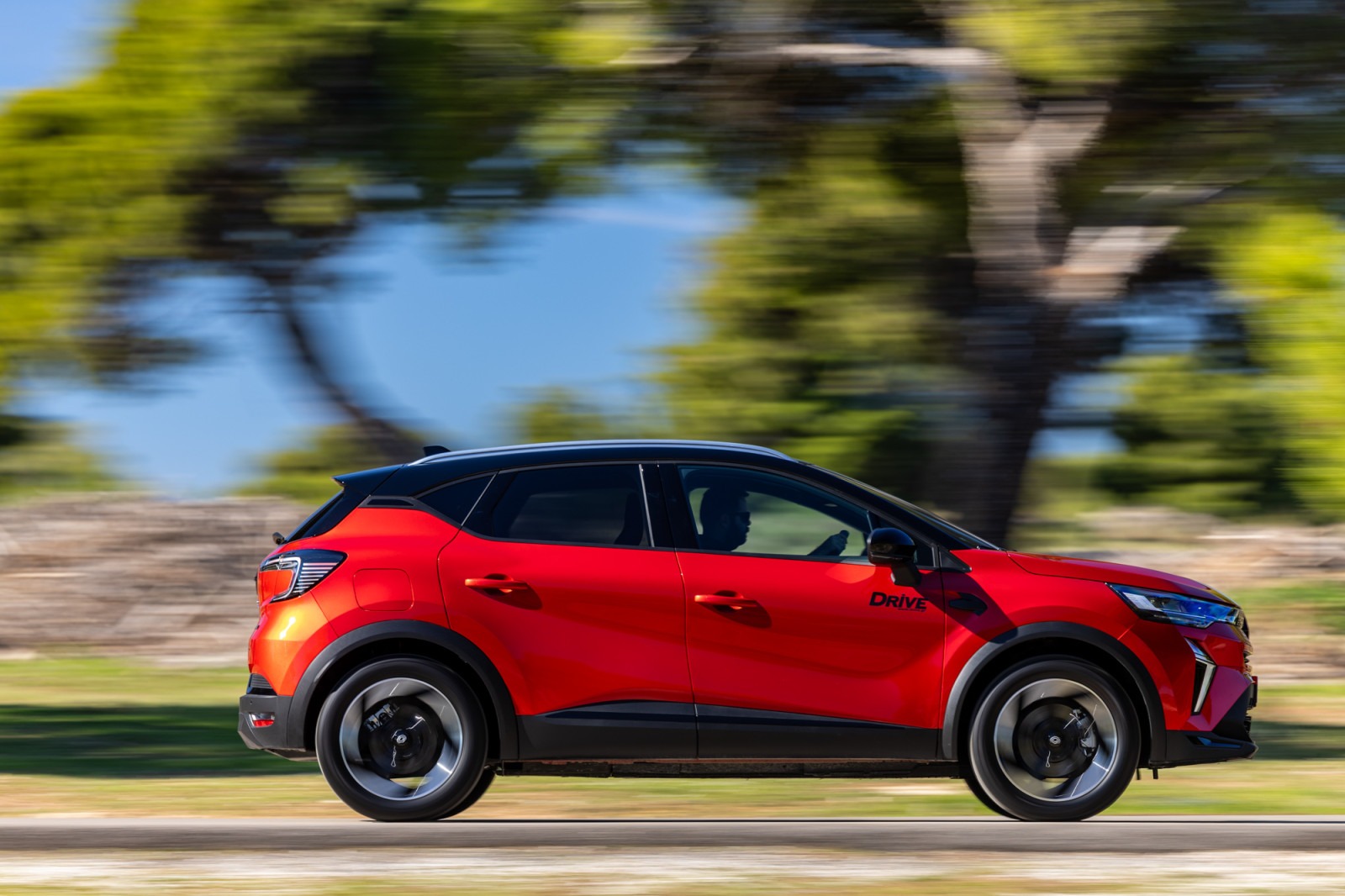 Renault Captur full hybrid E-Tech - φουλ υβριδικό SUV