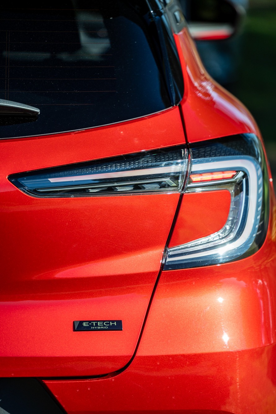 Renault Captur full hybrid E-Tech - φουλ υβριδικό SUV