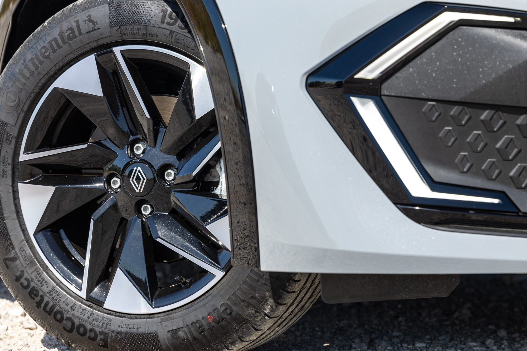 Test drive: Renault Clio 1.2 TCe 115 EDC, Photo © DRIVE Media Group/Thanassis Koutsogiannis