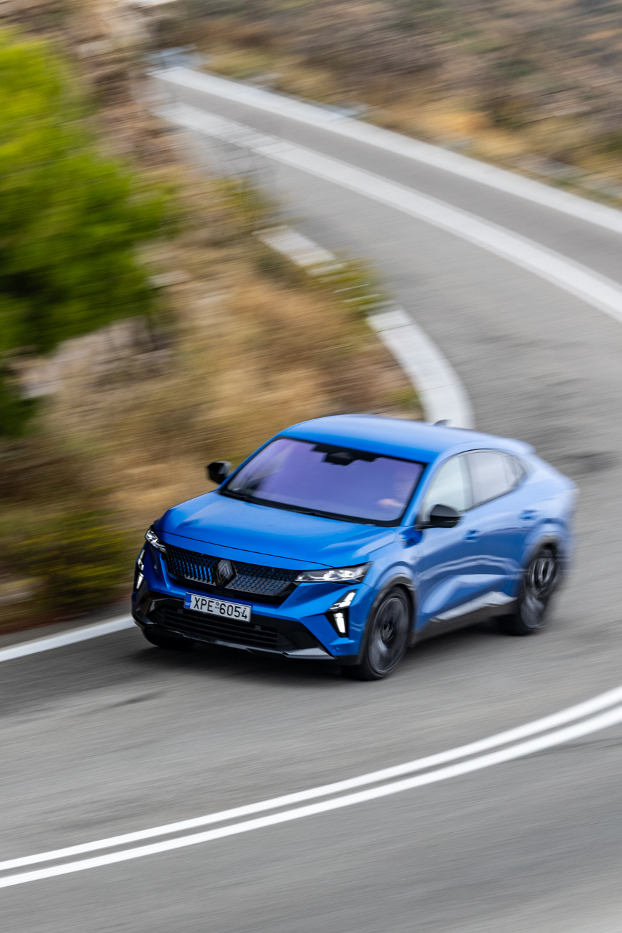 Test drive: Renault Rafale hyper hybrid E-Tech 4x4 300, Photo © DRIVE Media Group/Thanassis Koutsogiannis